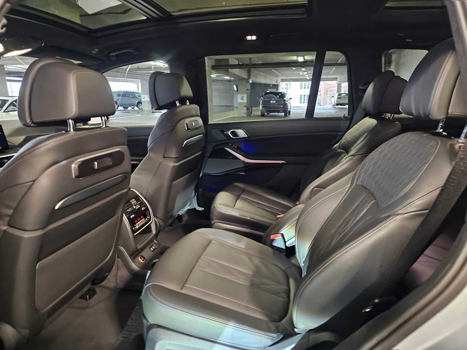 Thumbnail: 2025 BMW X7 - 37