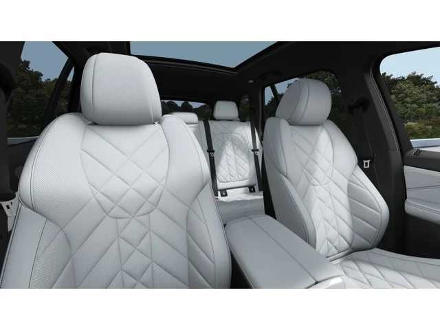 Thumbnail: 2026 BMW X5 - 11