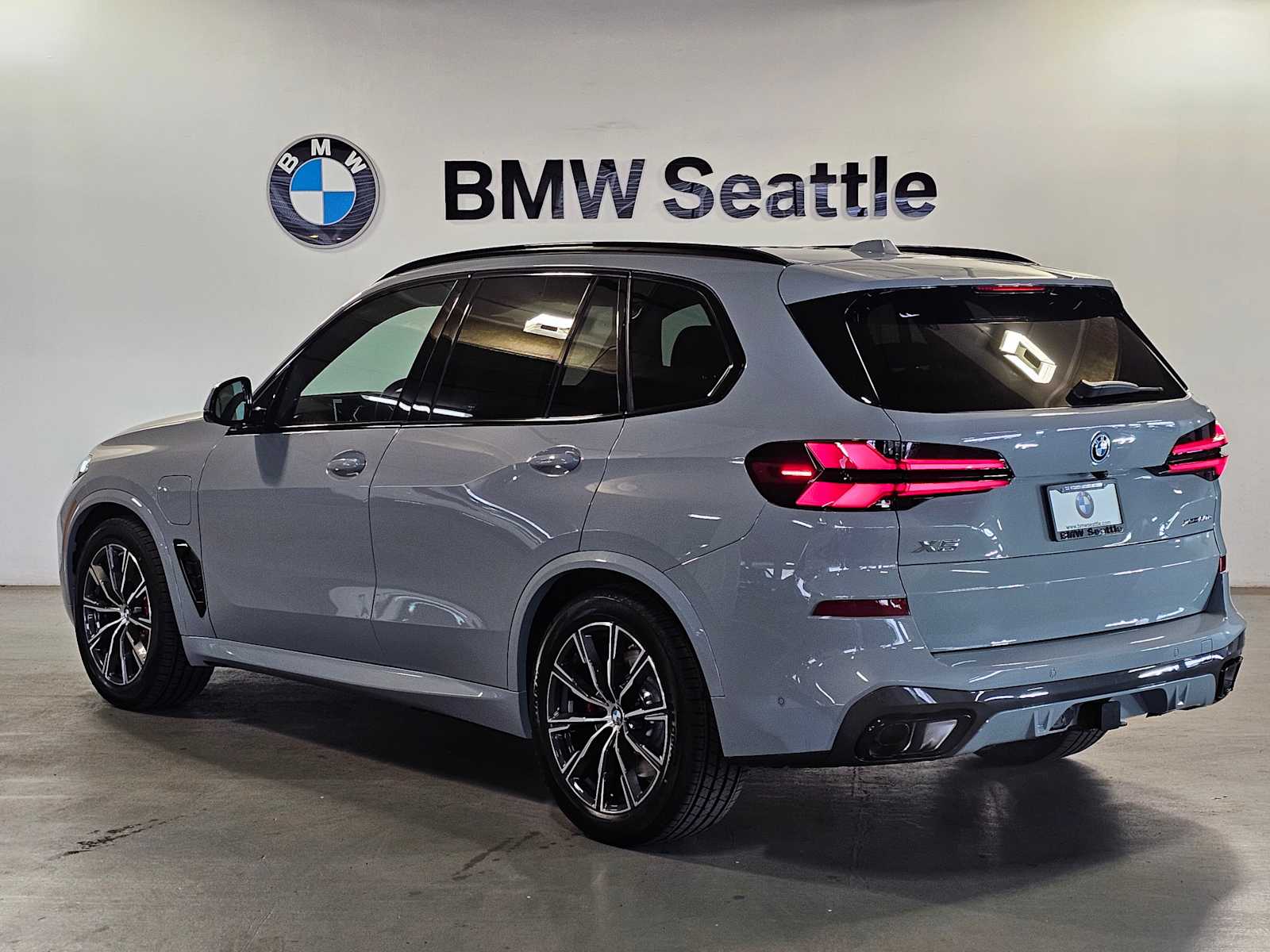 Thumbnail: 2026 BMW X5 - 4