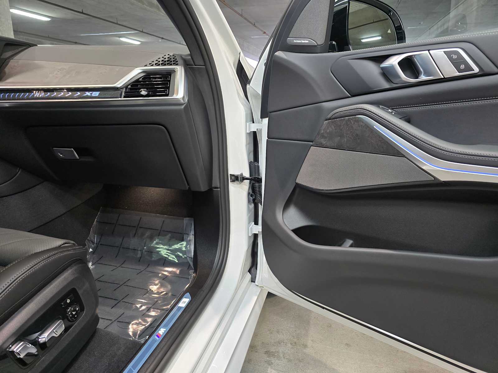 Thumbnail: 2026 BMW X5 - 28