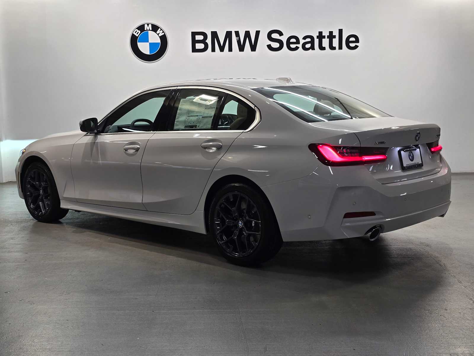 Thumbnail: 2026 BMW 3 Series - 4