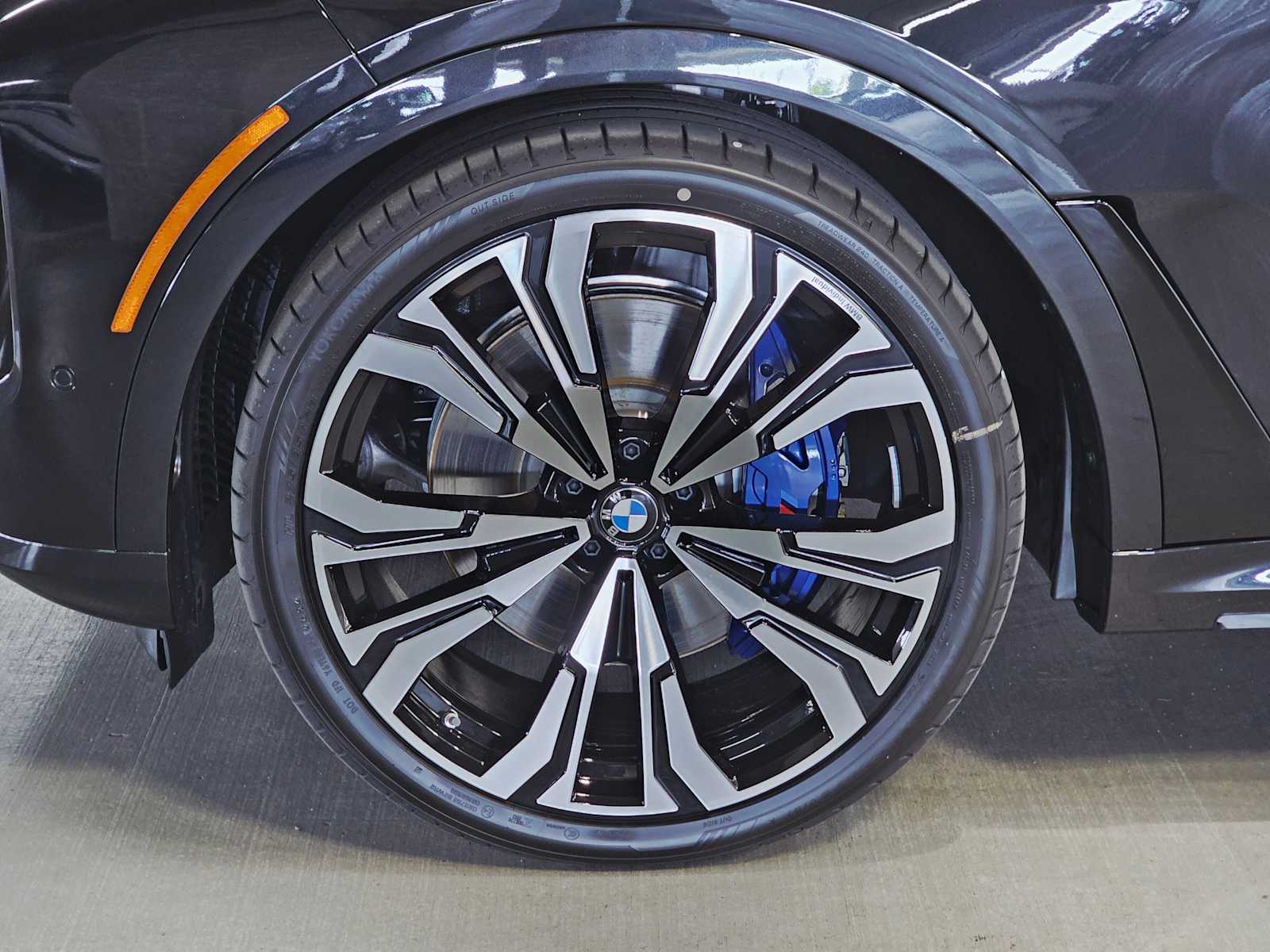 Thumbnail: 2026 BMW X7 - 8