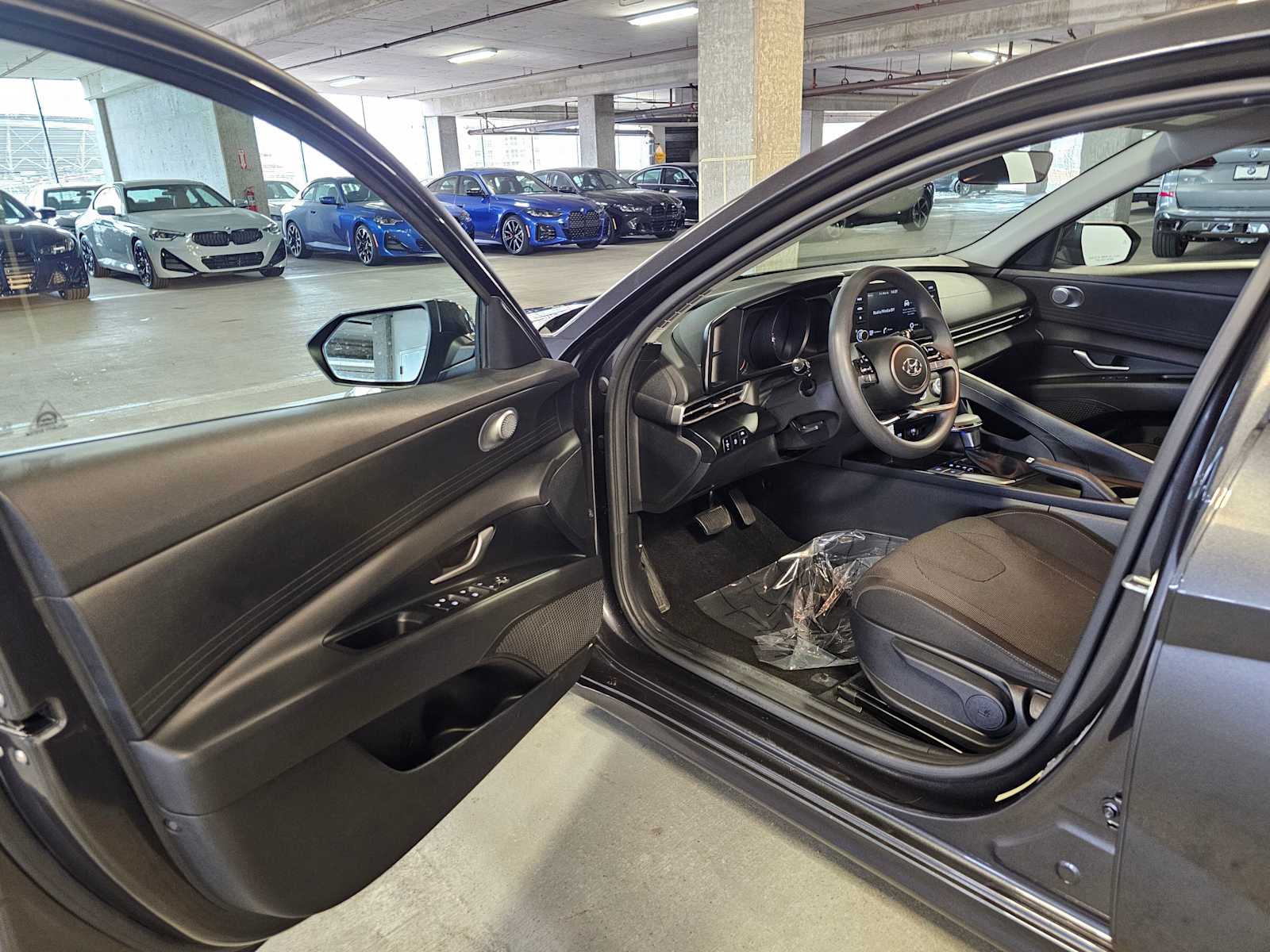 Thumbnail: 2022 Hyundai Elantra - 24