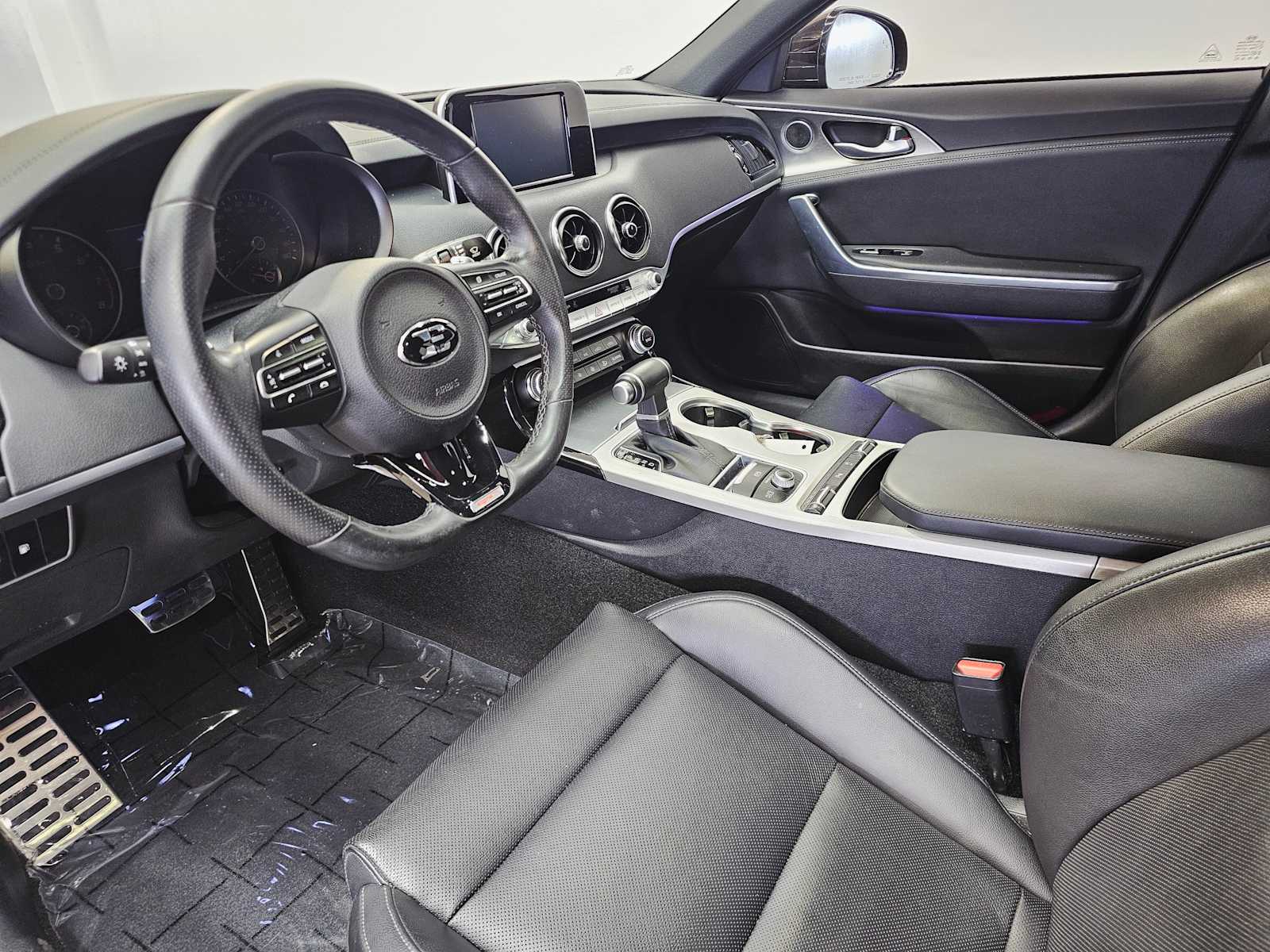 Thumbnail: 2020 Kia Stinger - 2