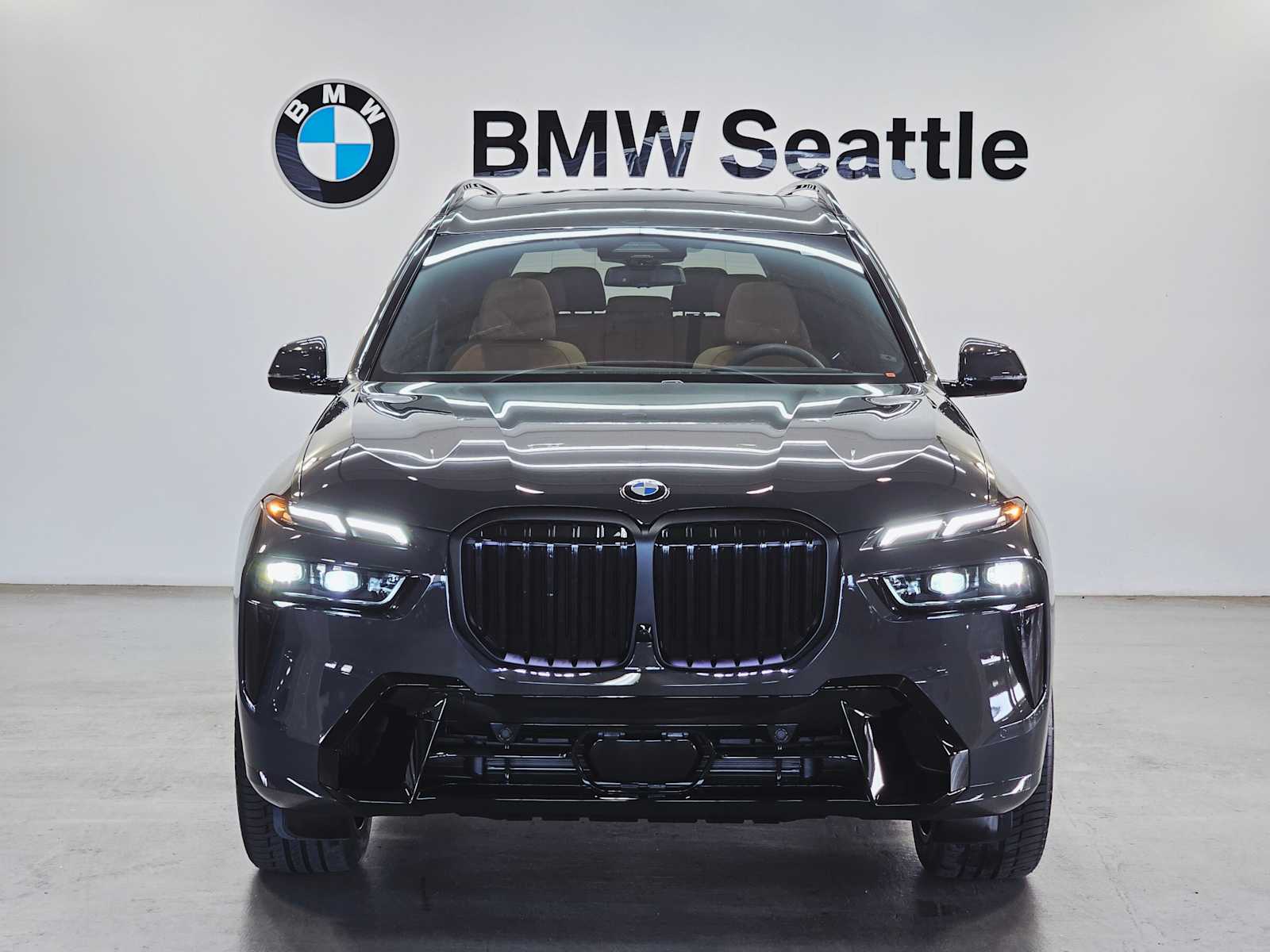 Thumbnail: 2026 BMW X7 - 6