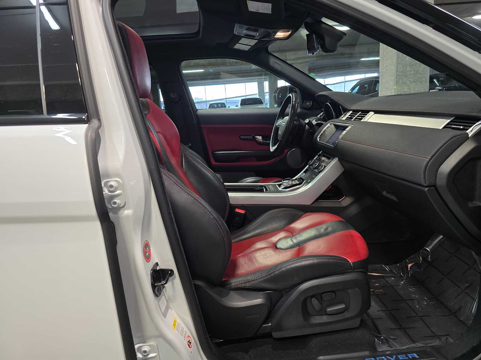 Thumbnail: 2012 Land Rover Range Rover Evoque - 31