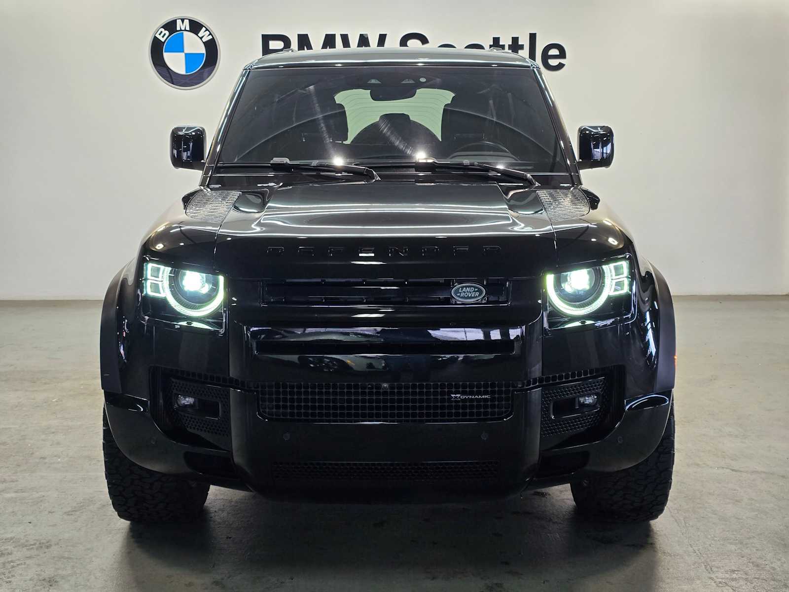 Thumbnail: 2023 Land Rover Defender - 6