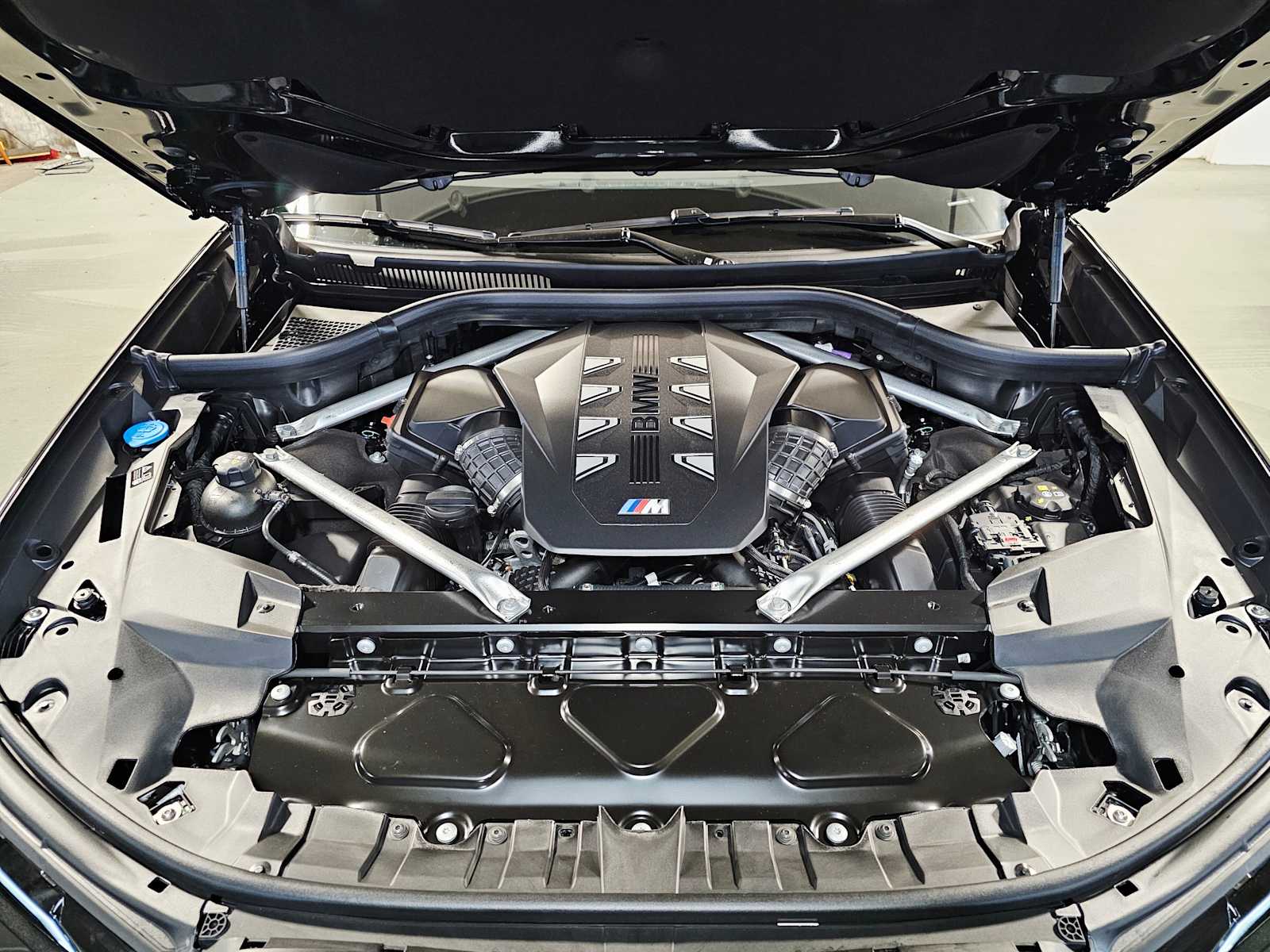 Thumbnail: 2026 BMW X7 - 9