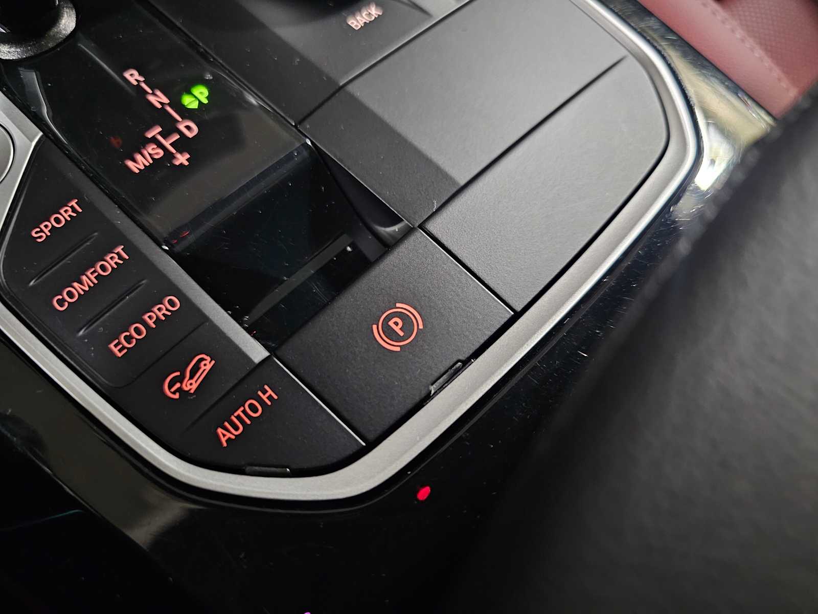 Thumbnail: 2025 BMW X4 - 24