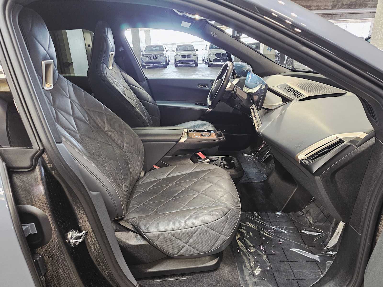 Thumbnail: 2023 BMW iX - 28