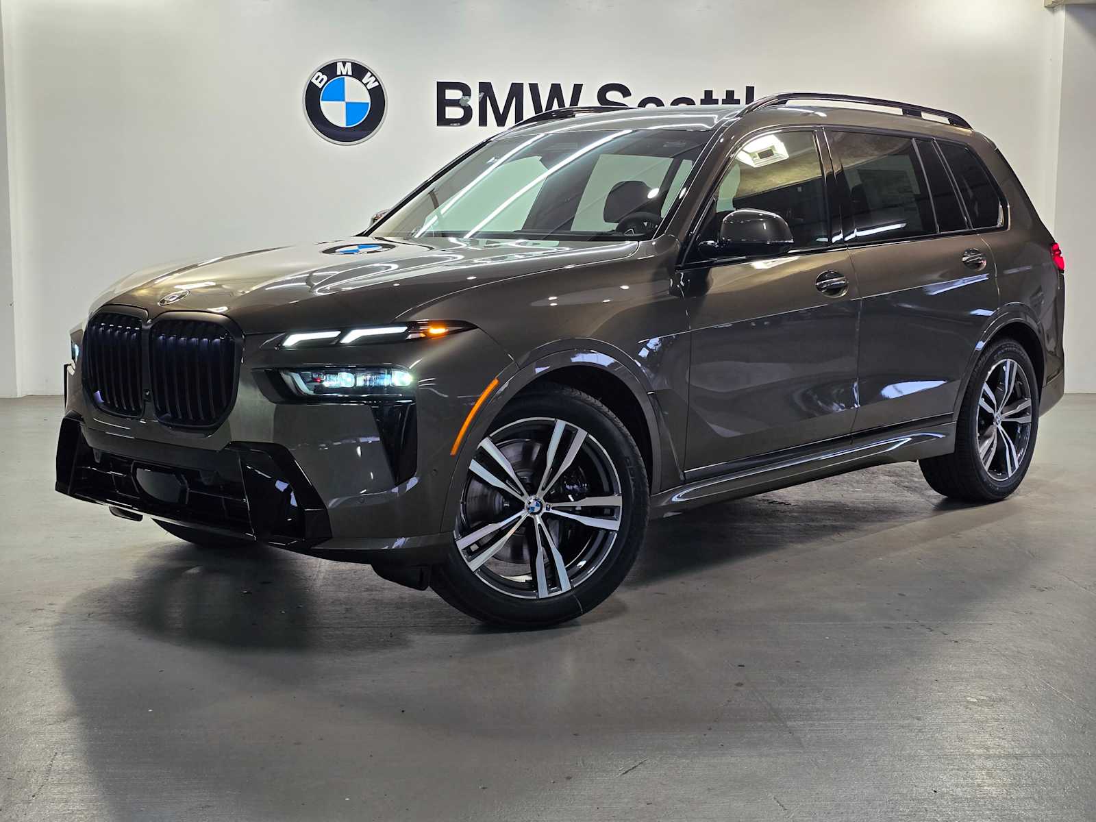 Thumbnail: 2026 BMW X7 - 1