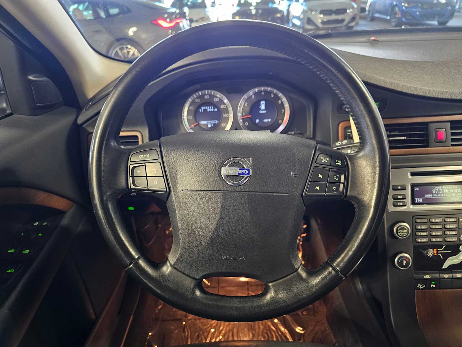 Thumbnail: 2009 Volvo XC70 - 11