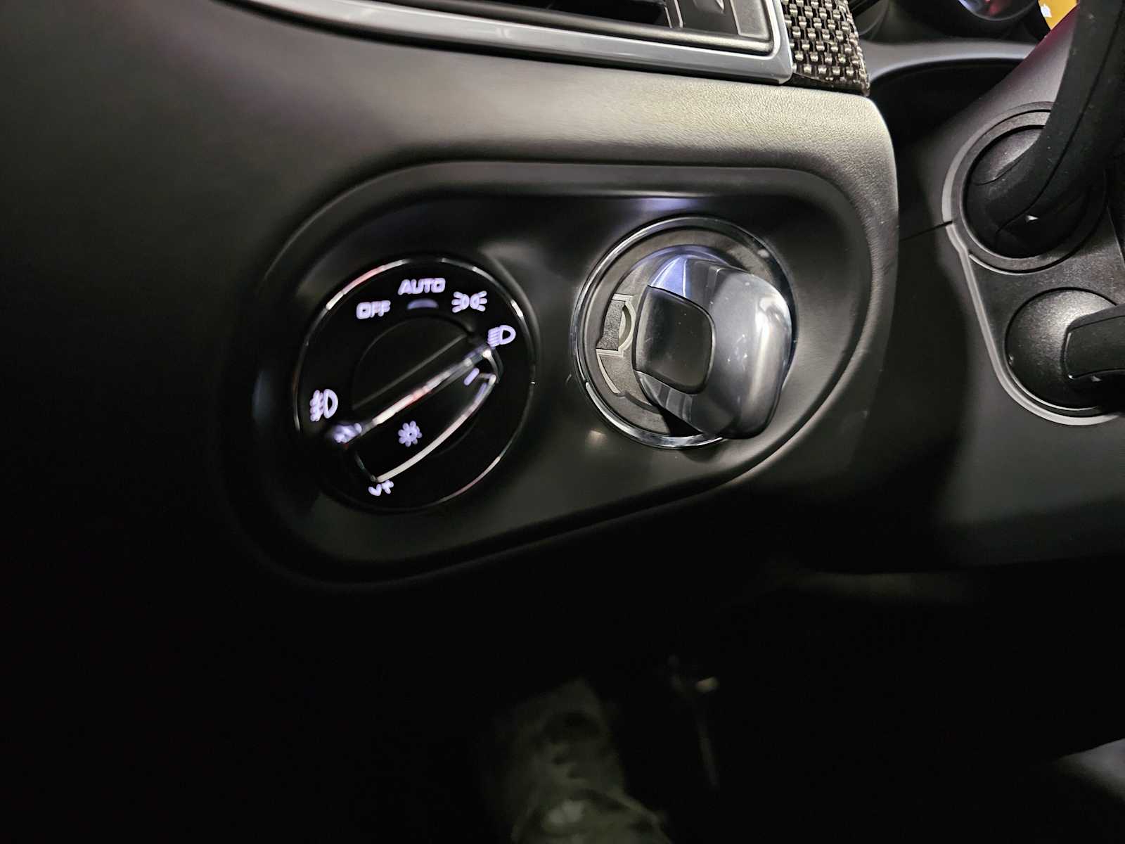 Thumbnail: 2016 Porsche Macan - 18