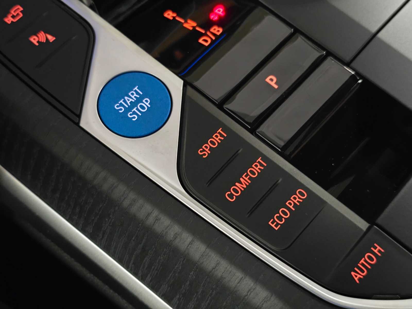 Thumbnail: 2025 BMW i4 - 17