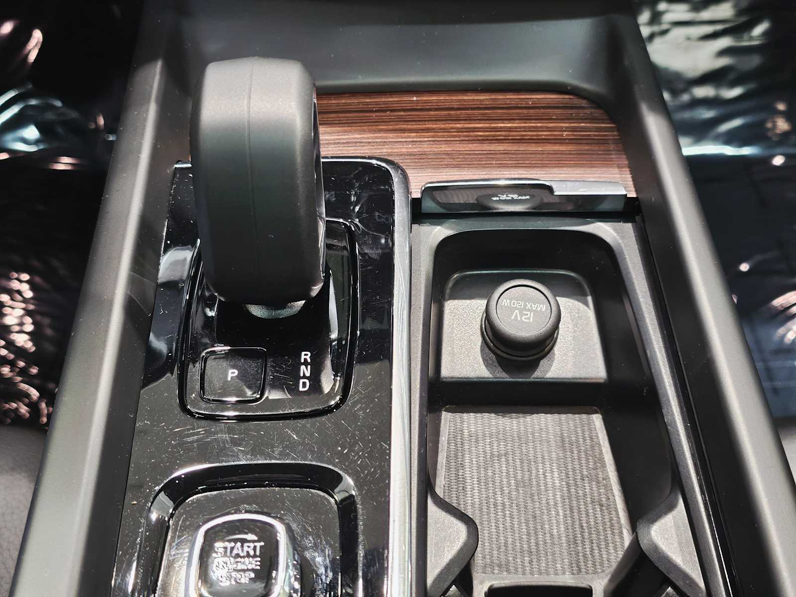 Thumbnail: 2023 Volvo S60 - 19