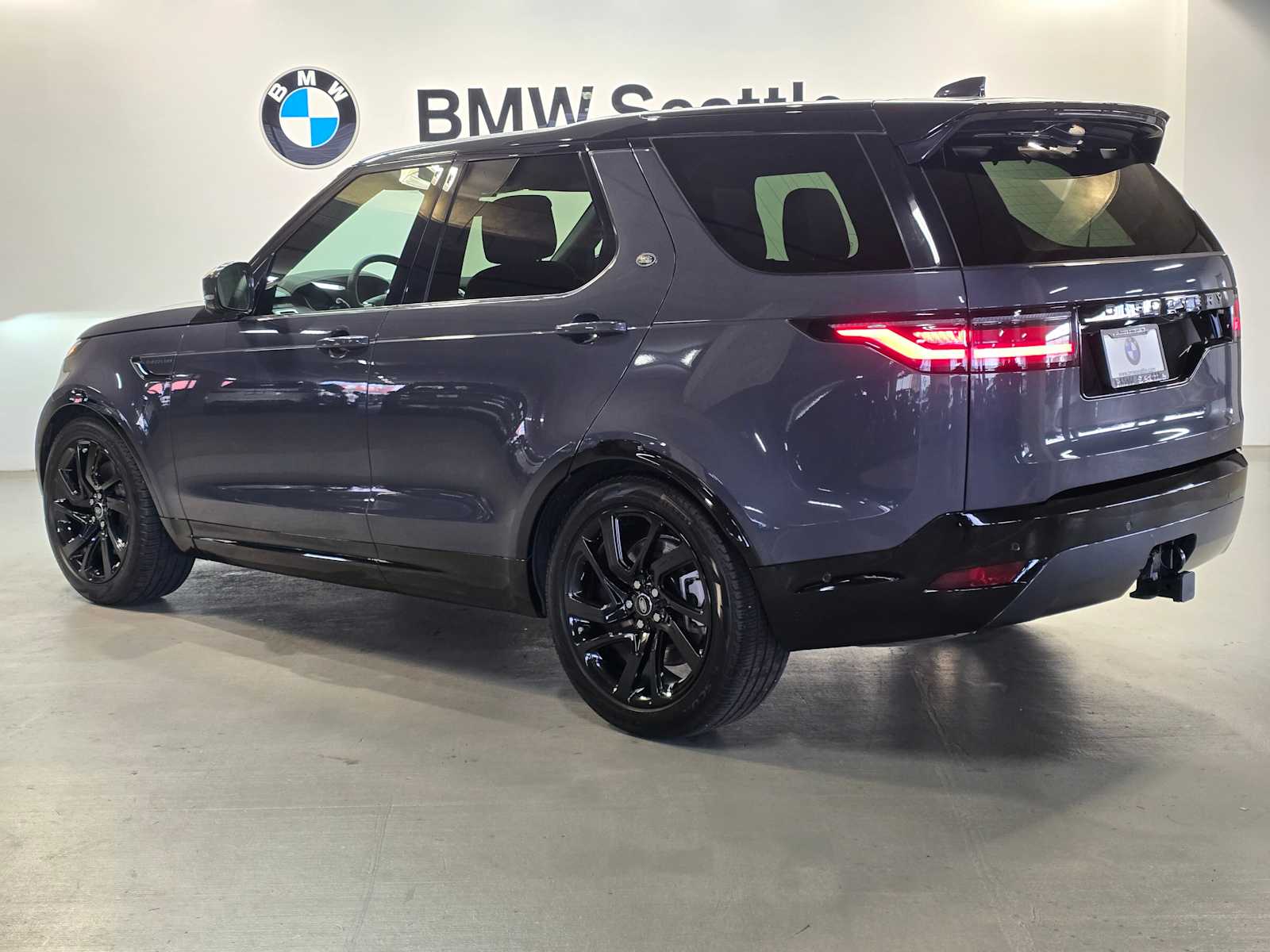 Thumbnail: 2024 Land Rover Discovery - 4