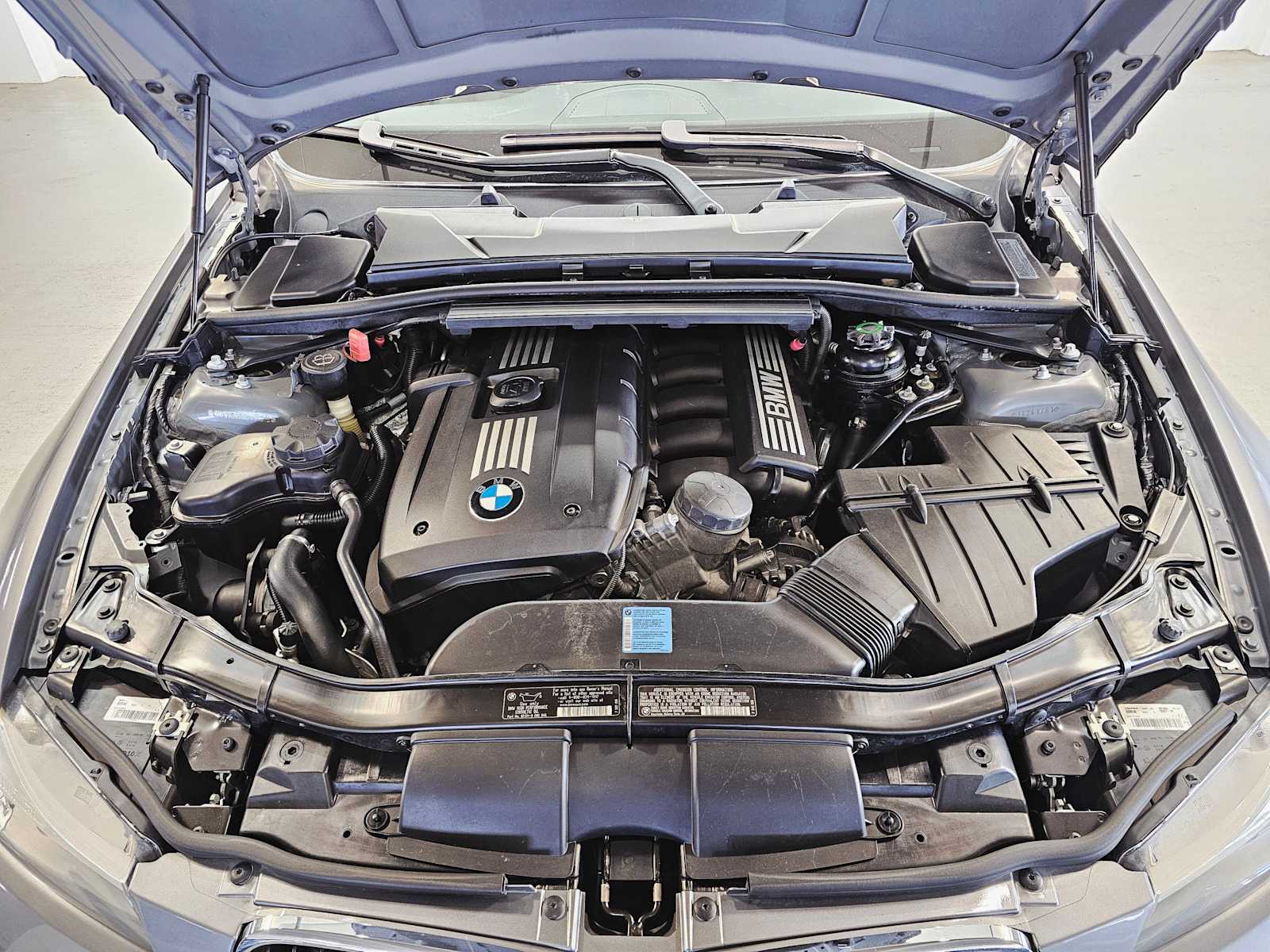 Thumbnail: 2009 BMW 3 Series - 9