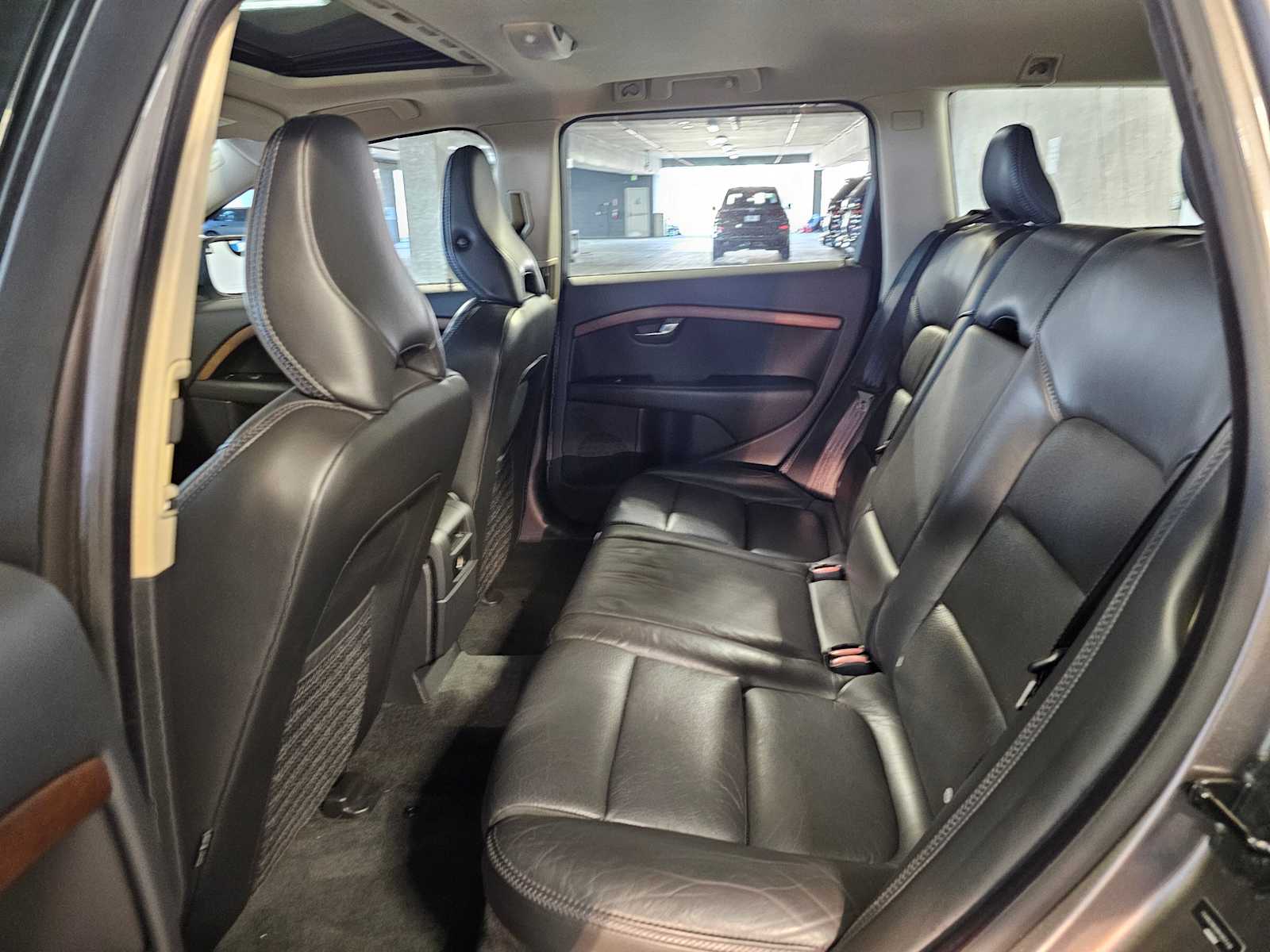 Thumbnail: 2009 Volvo XC70 - 28