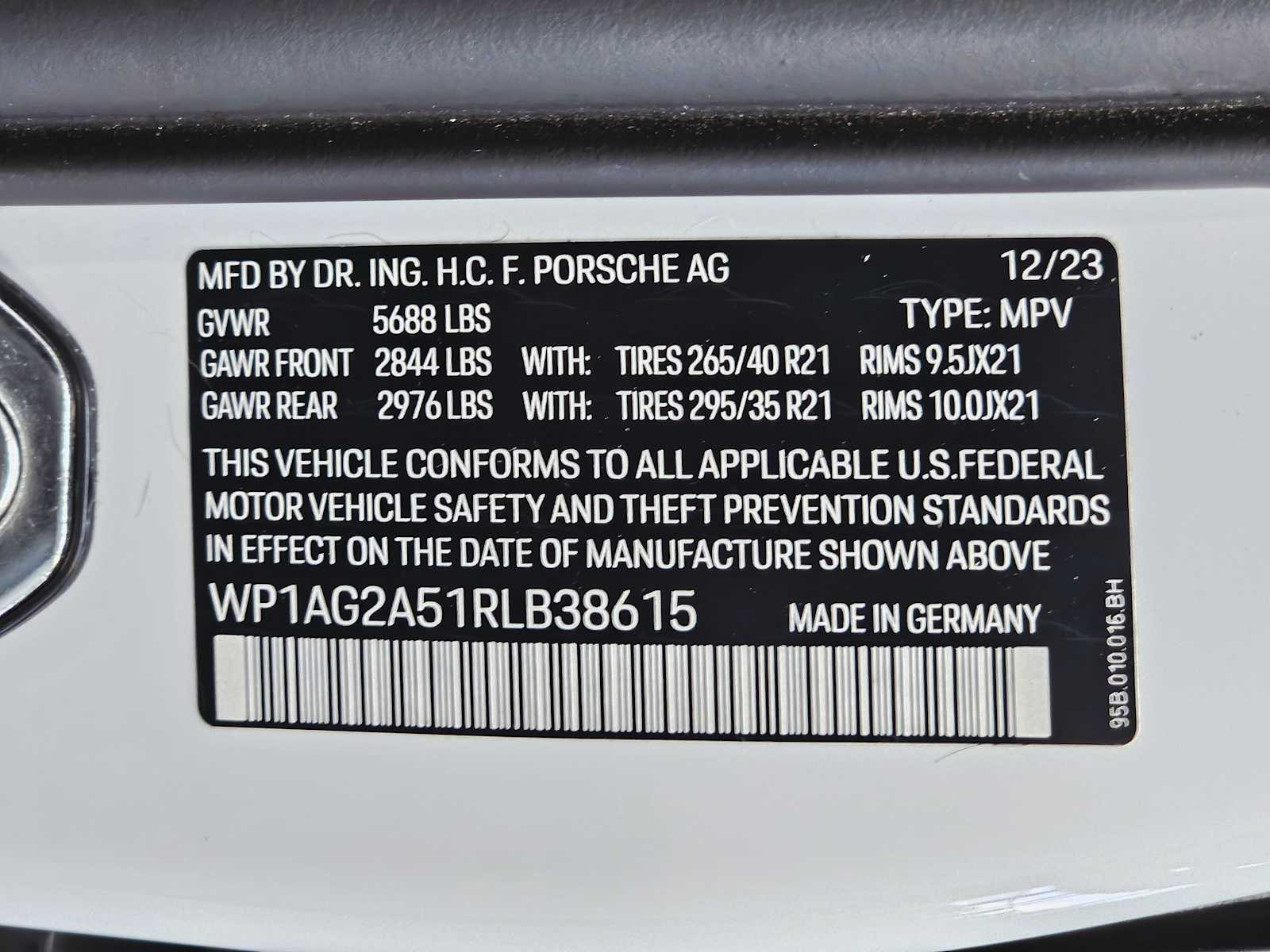 Thumbnail: 2024 Porsche Macan - 29