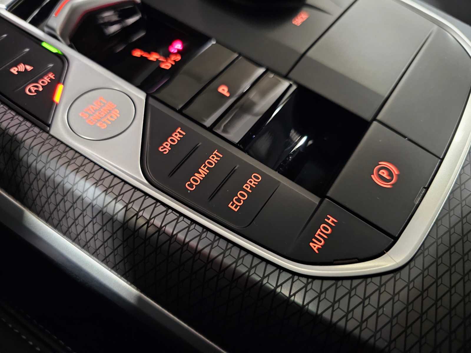 Thumbnail: 2025 BMW 3 Series - 22