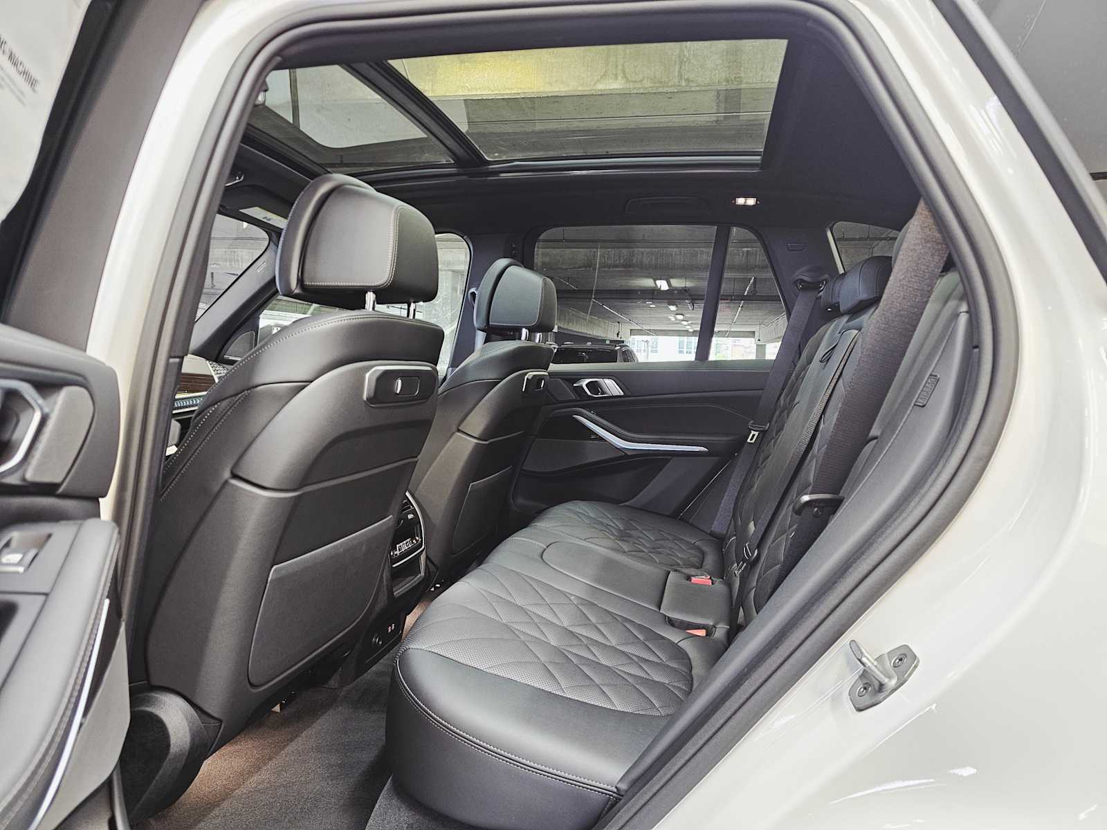 Thumbnail: 2026 BMW X5 - 25