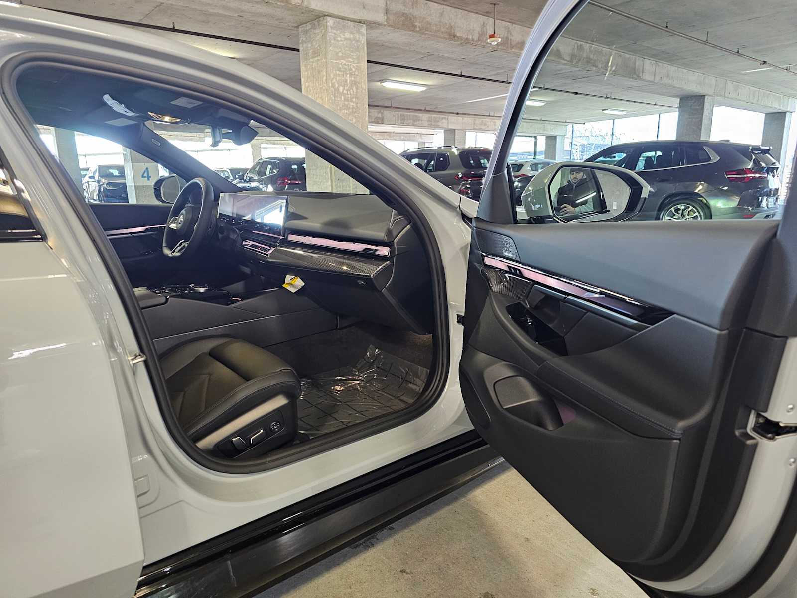 Thumbnail: 2026 BMW 5 Series - 38