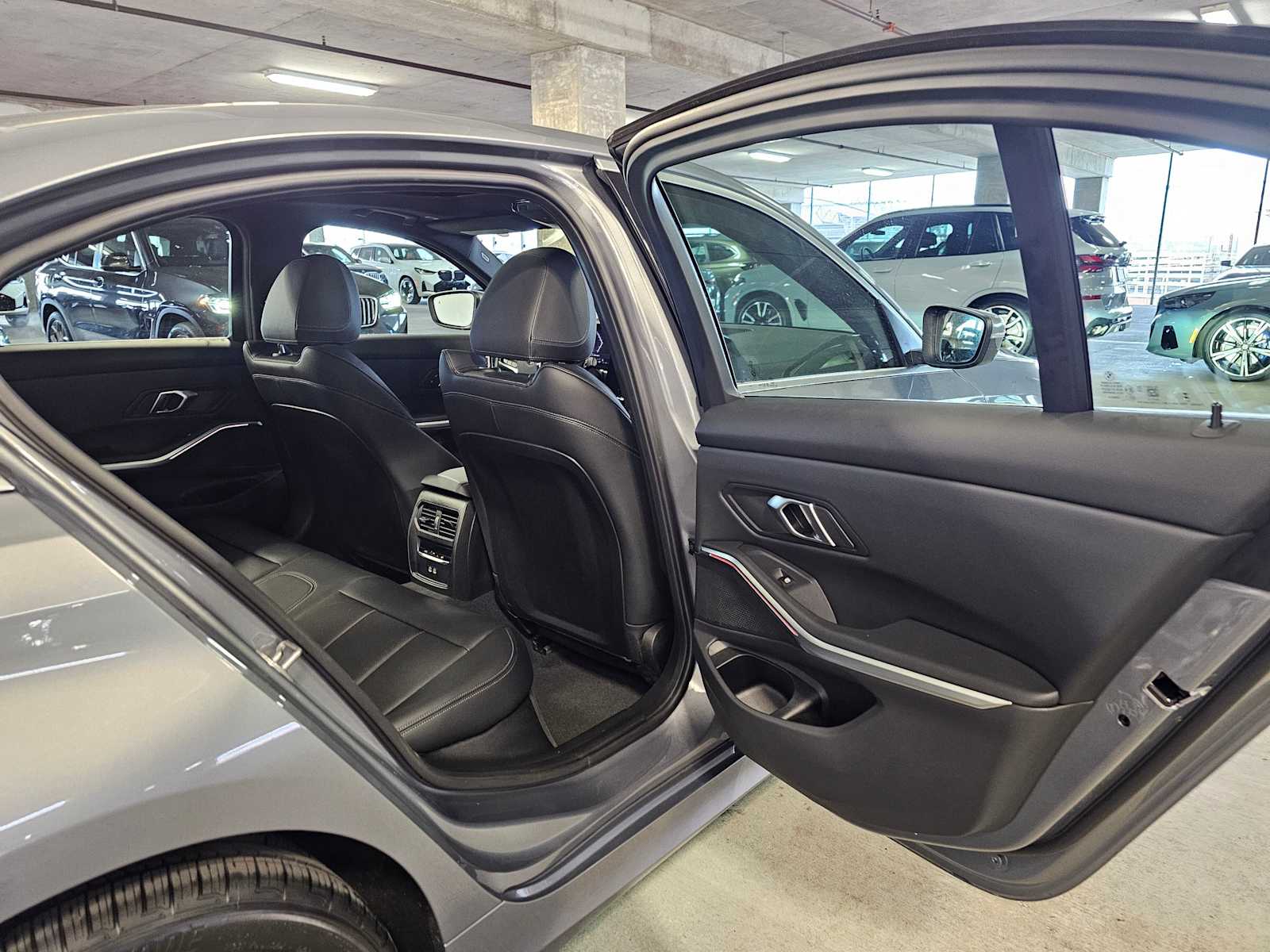 Thumbnail: 2025 BMW 3 Series - 36