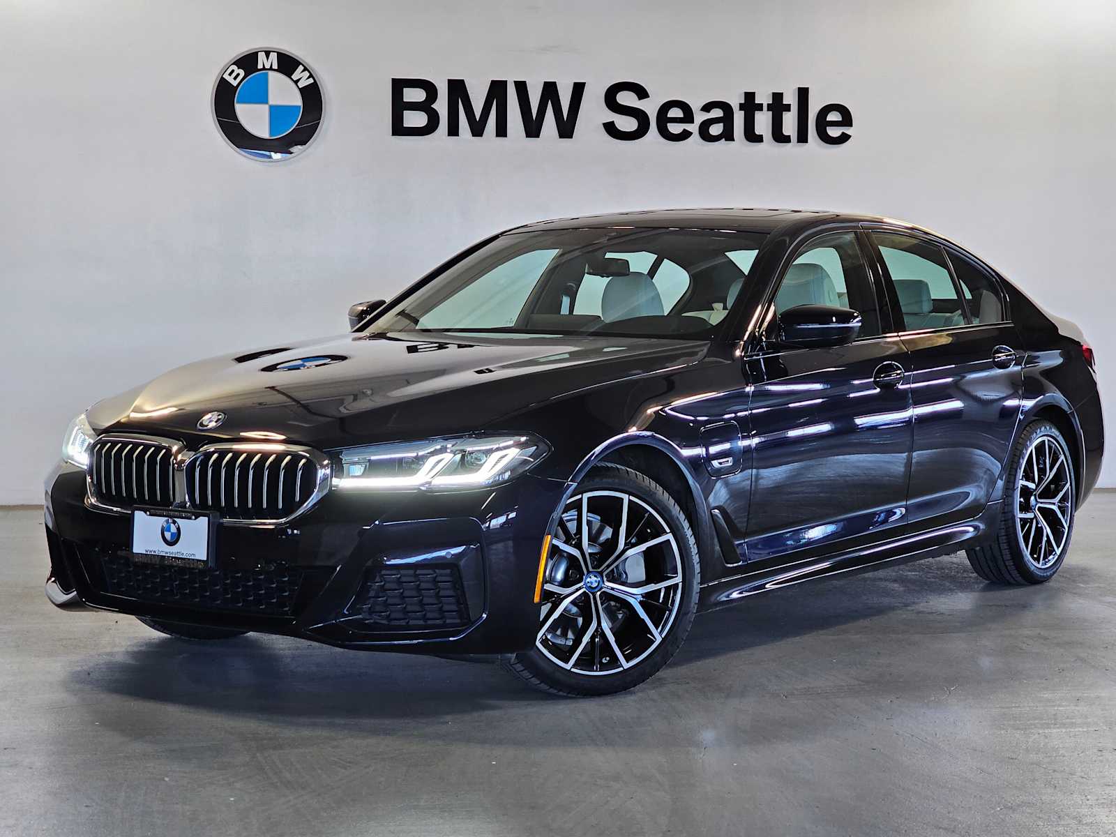 Thumbnail: 2023 BMW 5 Series - 1