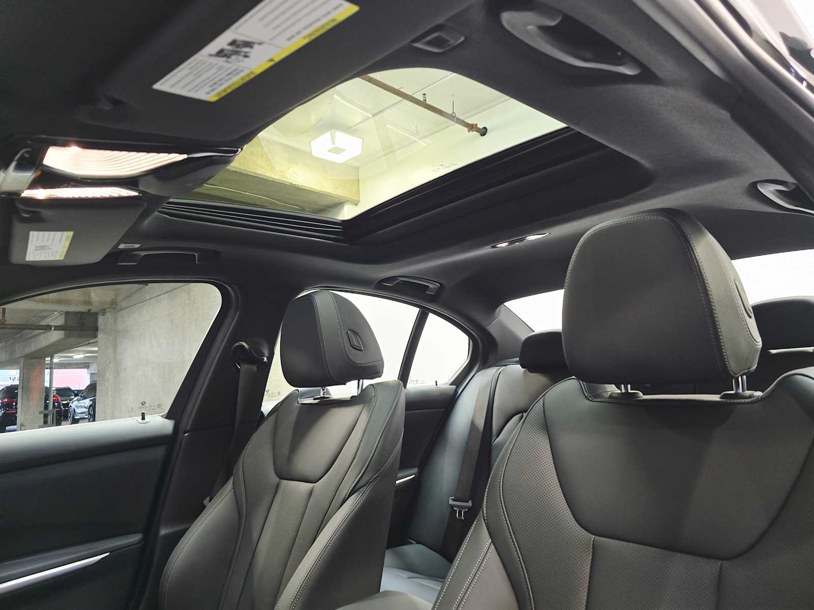 Thumbnail: 2025 BMW 3 Series - 25