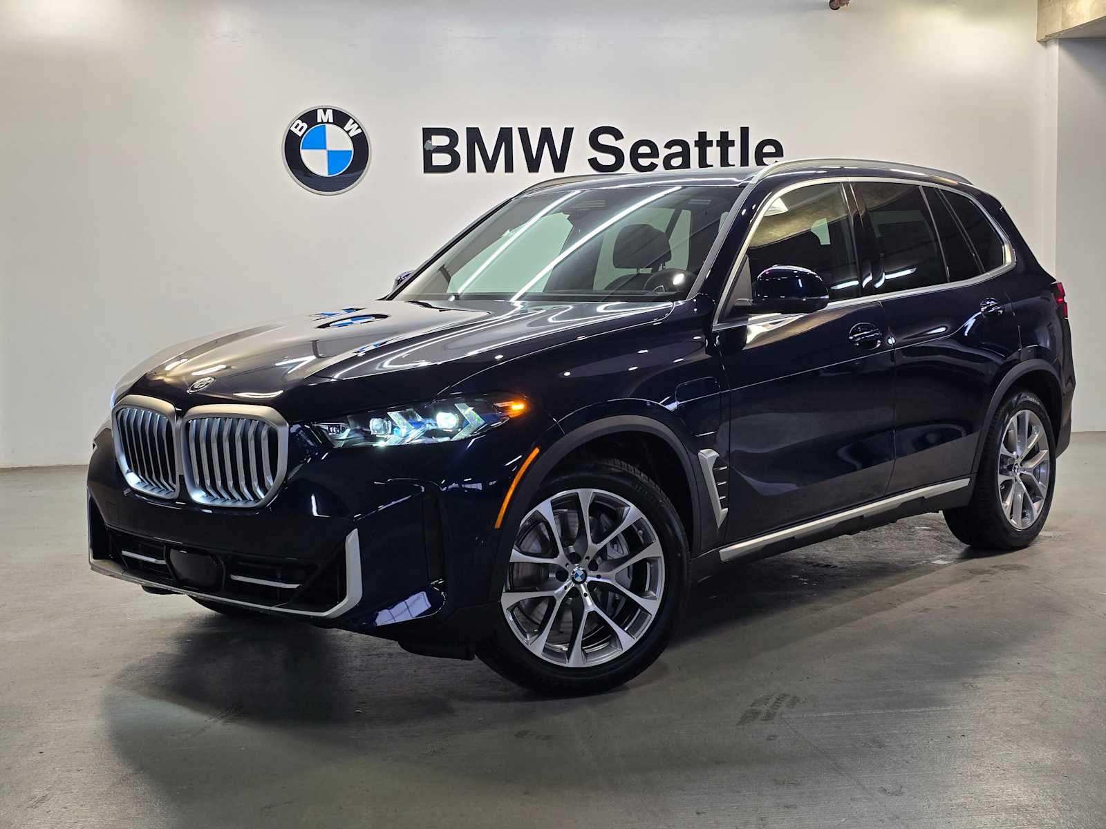 Thumbnail: 2026 BMW X5 - 1