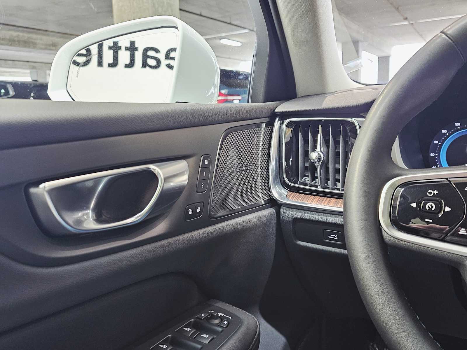 Thumbnail: 2023 Volvo S60 - 22