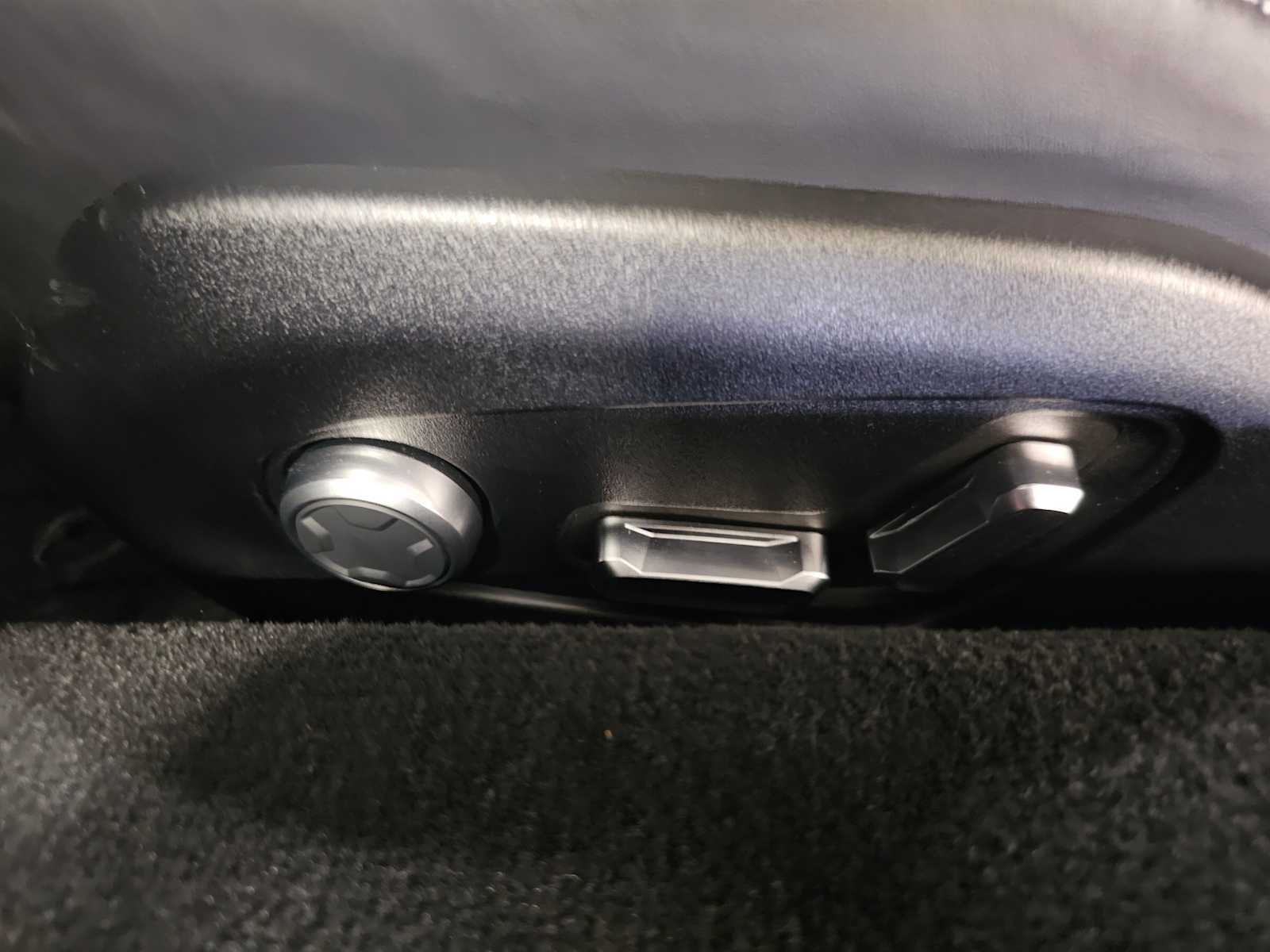 Thumbnail: 2024 Lotus Emira - 24