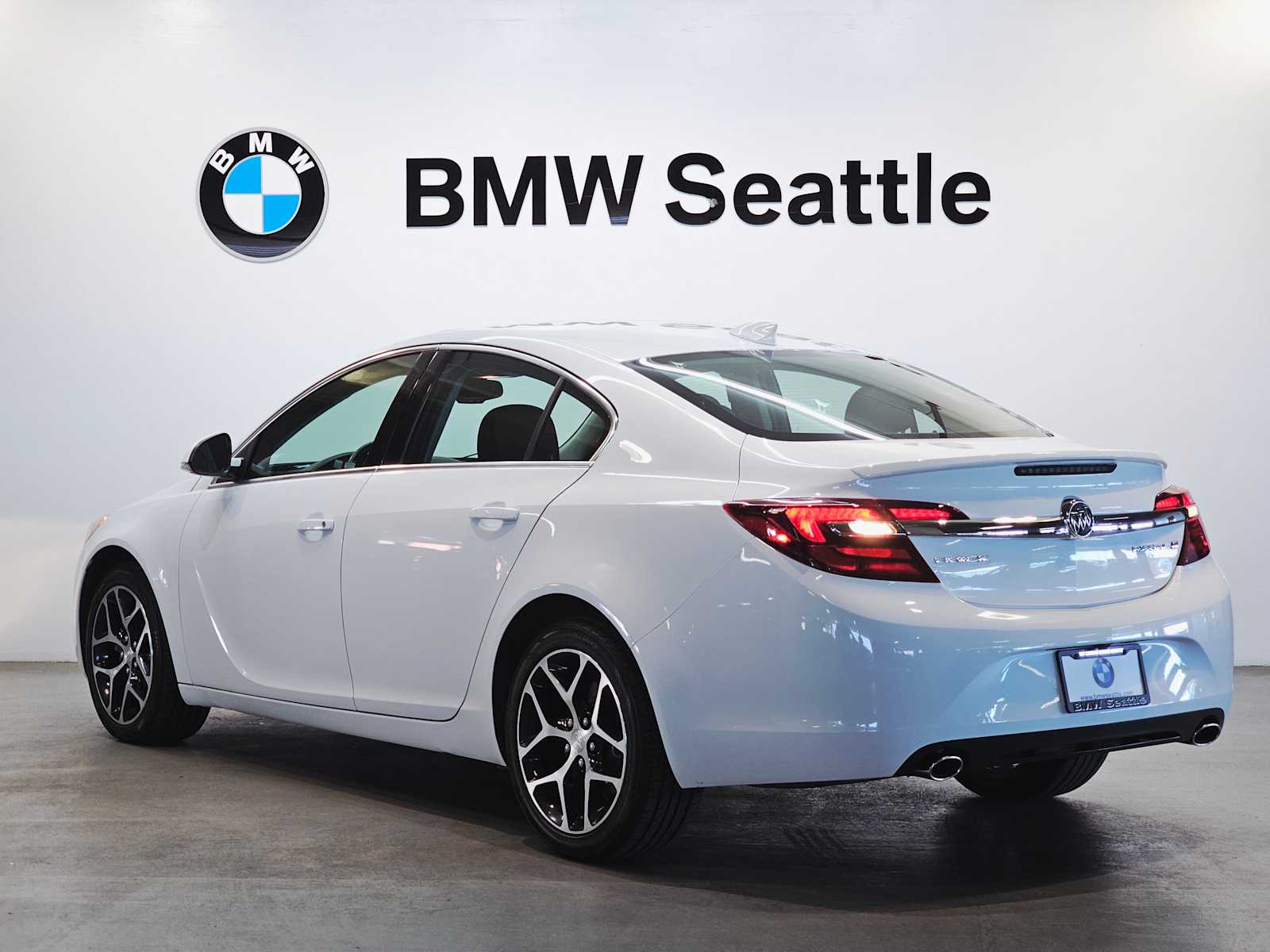 Thumbnail: 2017 Buick Regal - 4
