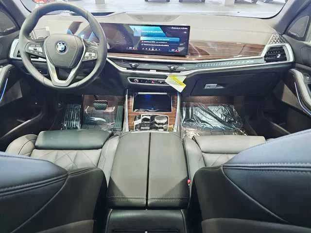 Thumbnail: 2025 BMW X5 - 10