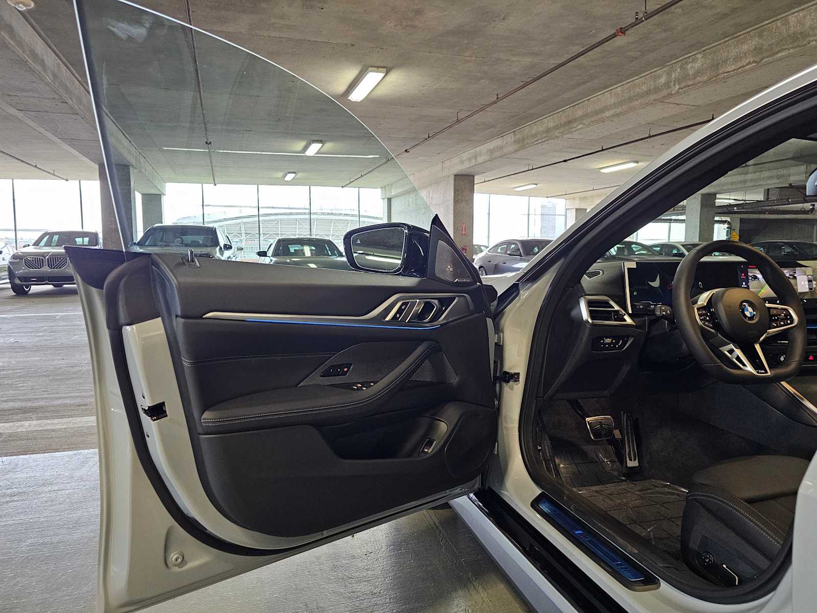 Thumbnail: 2026 BMW i4 - 25