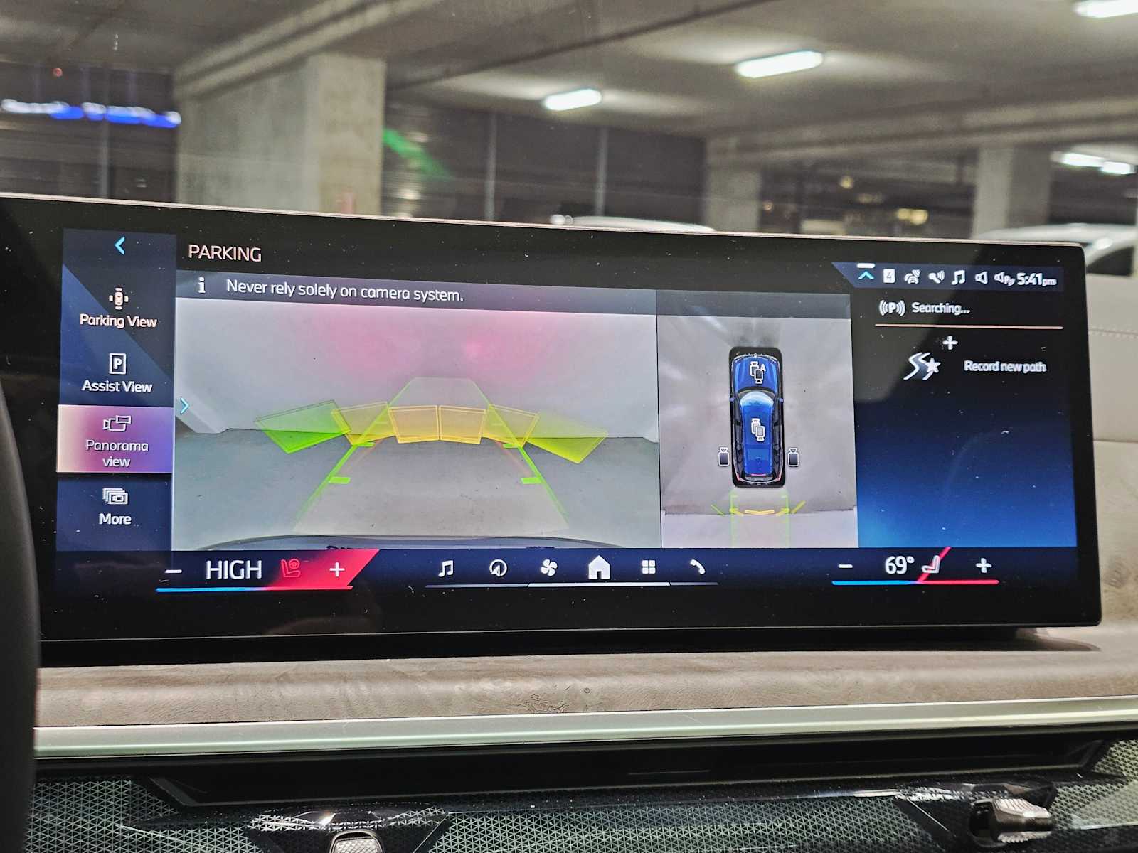 Thumbnail: 2026 BMW X7 - 15