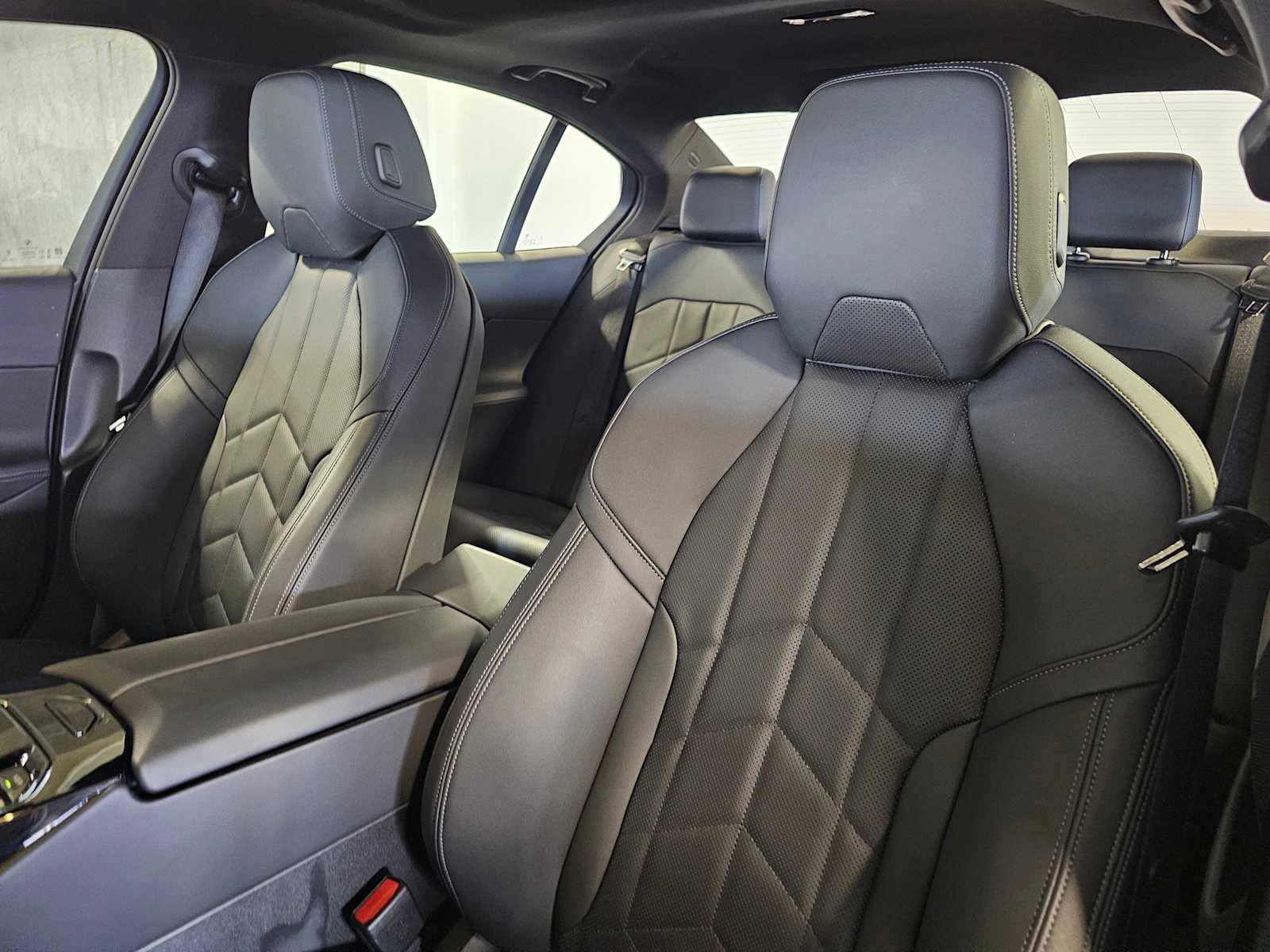 Thumbnail: 2025 BMW 5 Series - 29