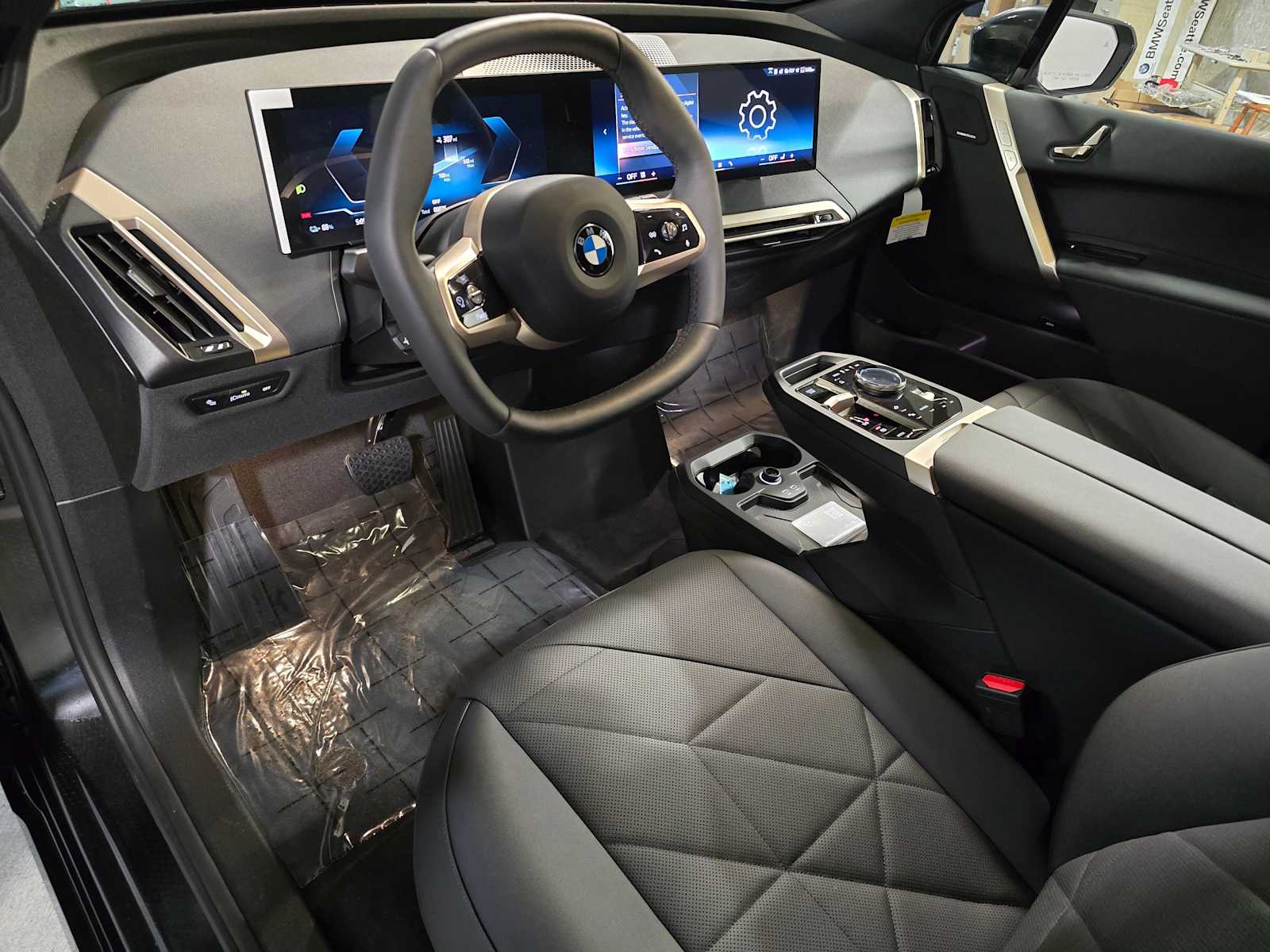 Thumbnail: 2026 BMW iX - 2