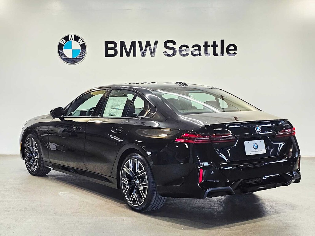 New 2026 BMW 530i xDrive Sedan