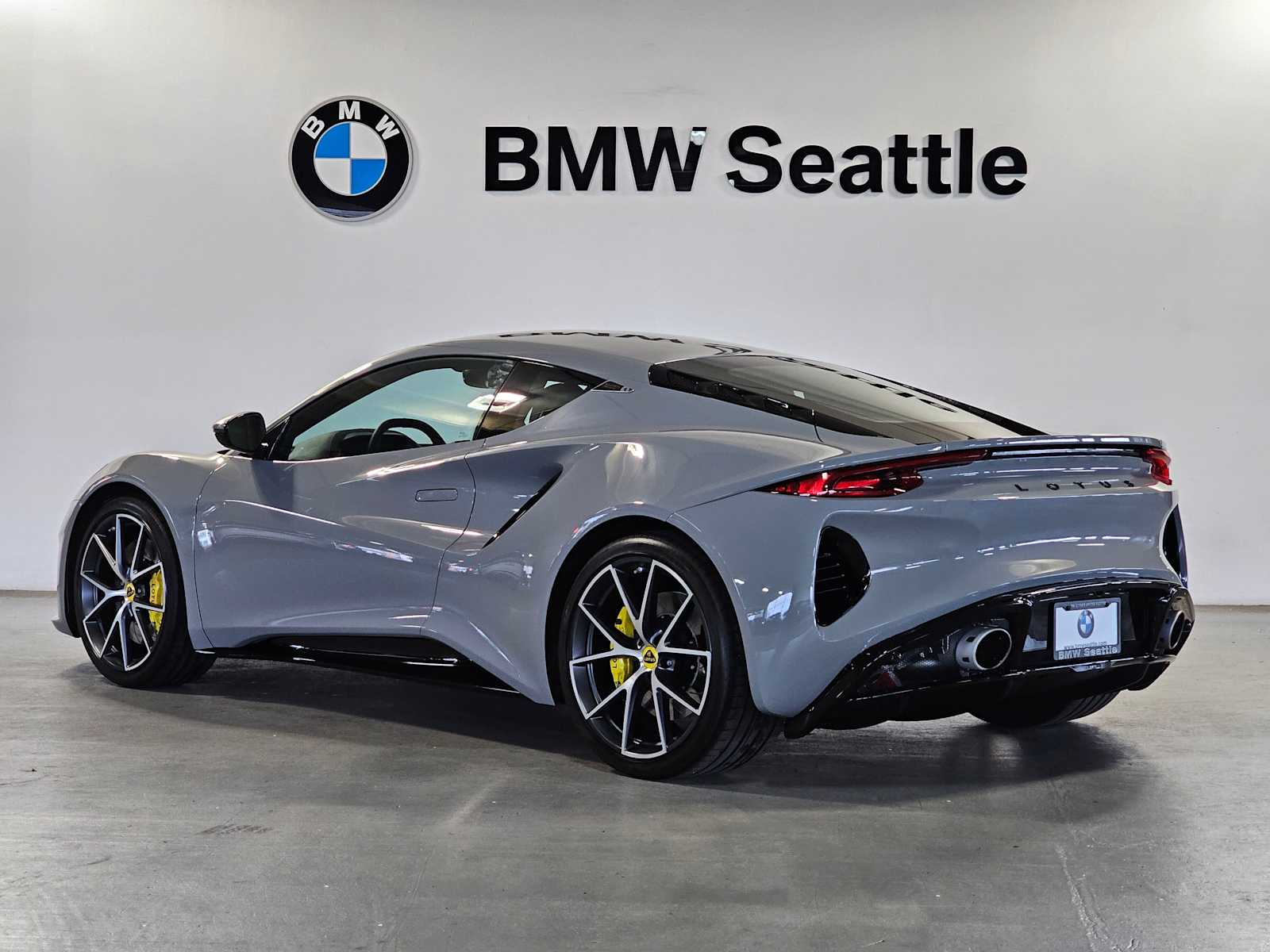 Thumbnail: 2024 Lotus Emira - 4