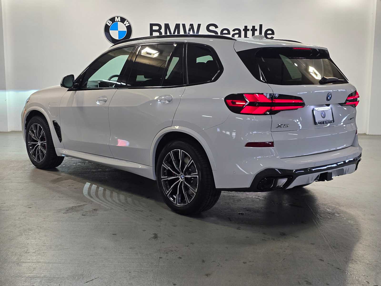 Thumbnail: 2026 BMW X5 - 4
