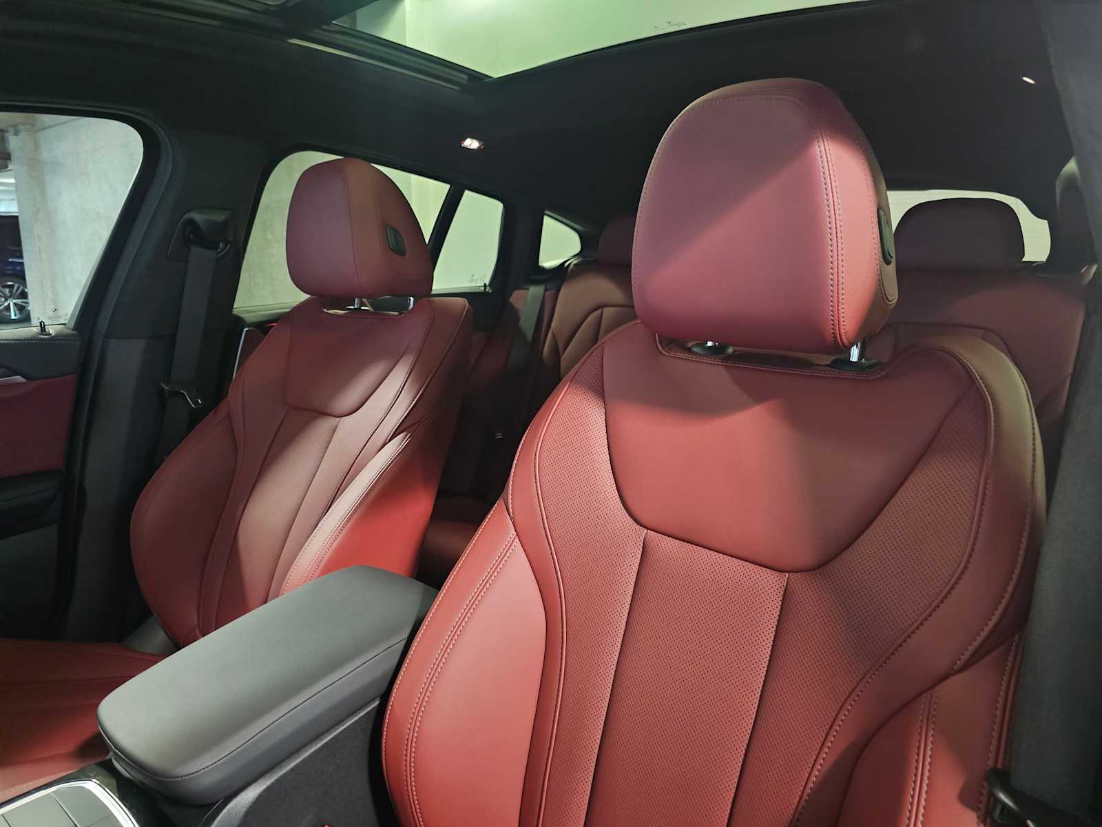 Thumbnail: 2025 BMW X4 - 33