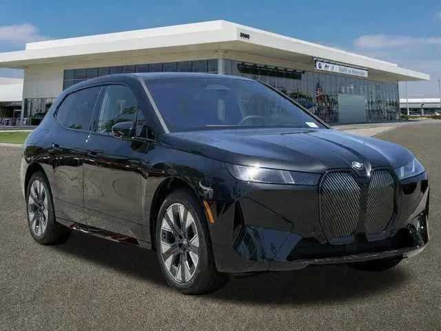 Thumbnail: 2026 BMW iX - 2