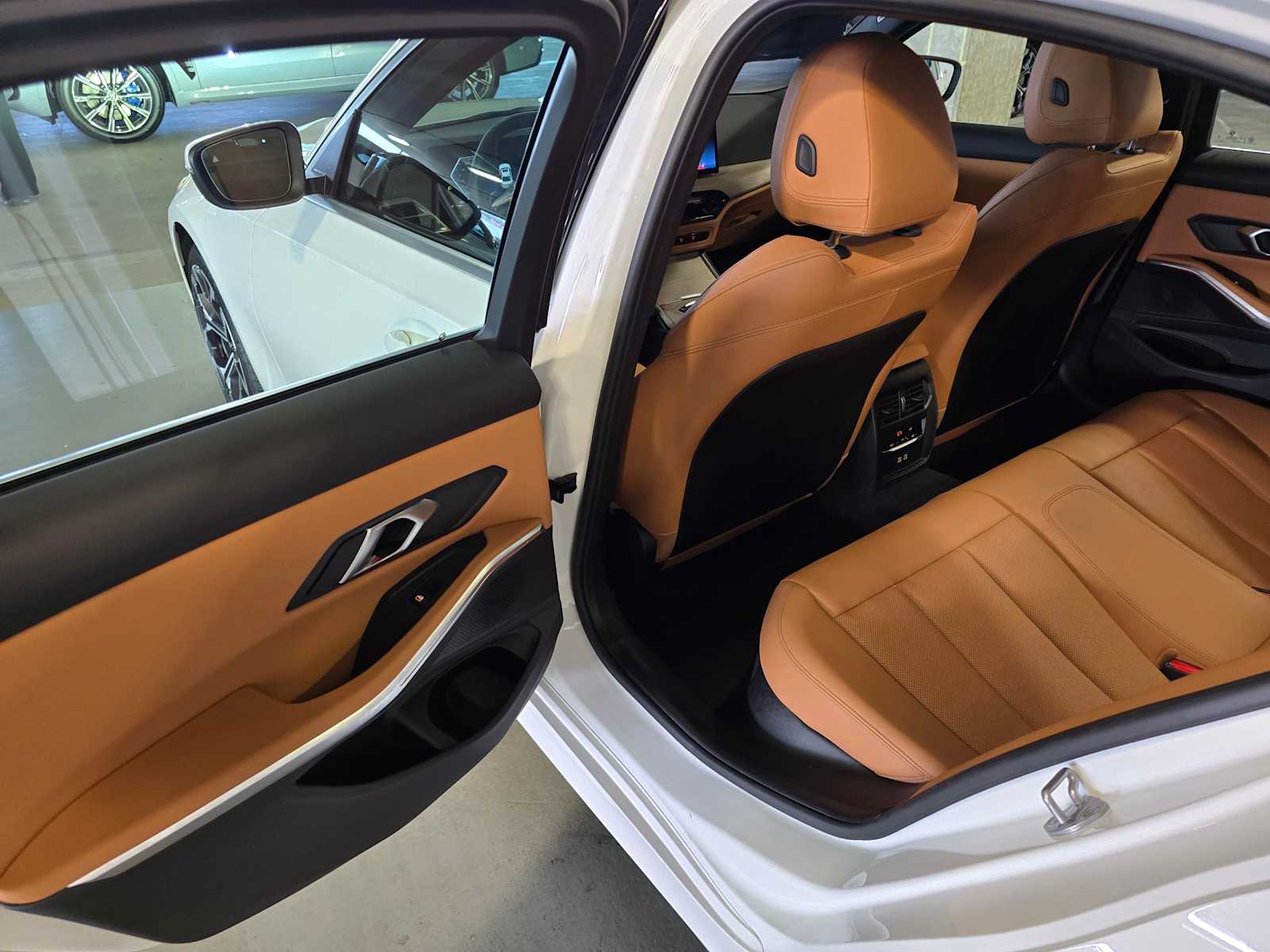 Thumbnail: 2025 BMW 3 Series - 30