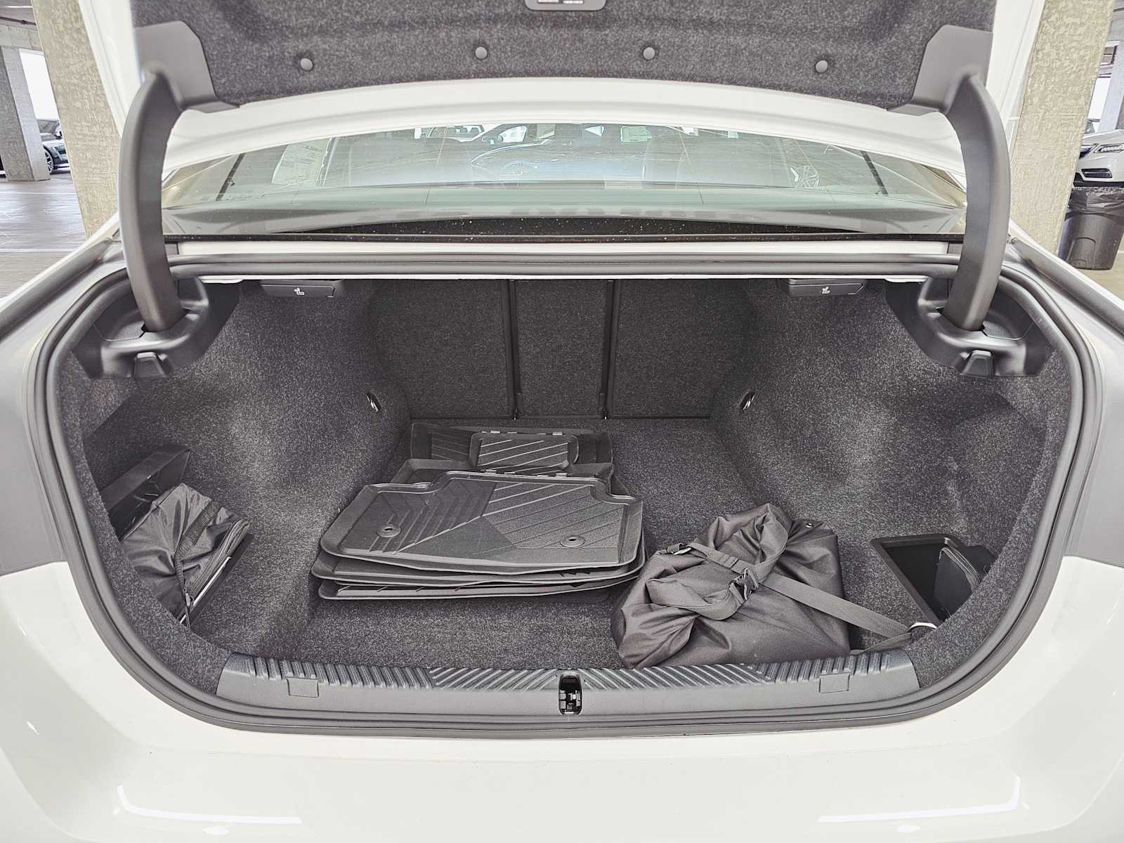 Thumbnail: 2026 BMW 5 Series - 28