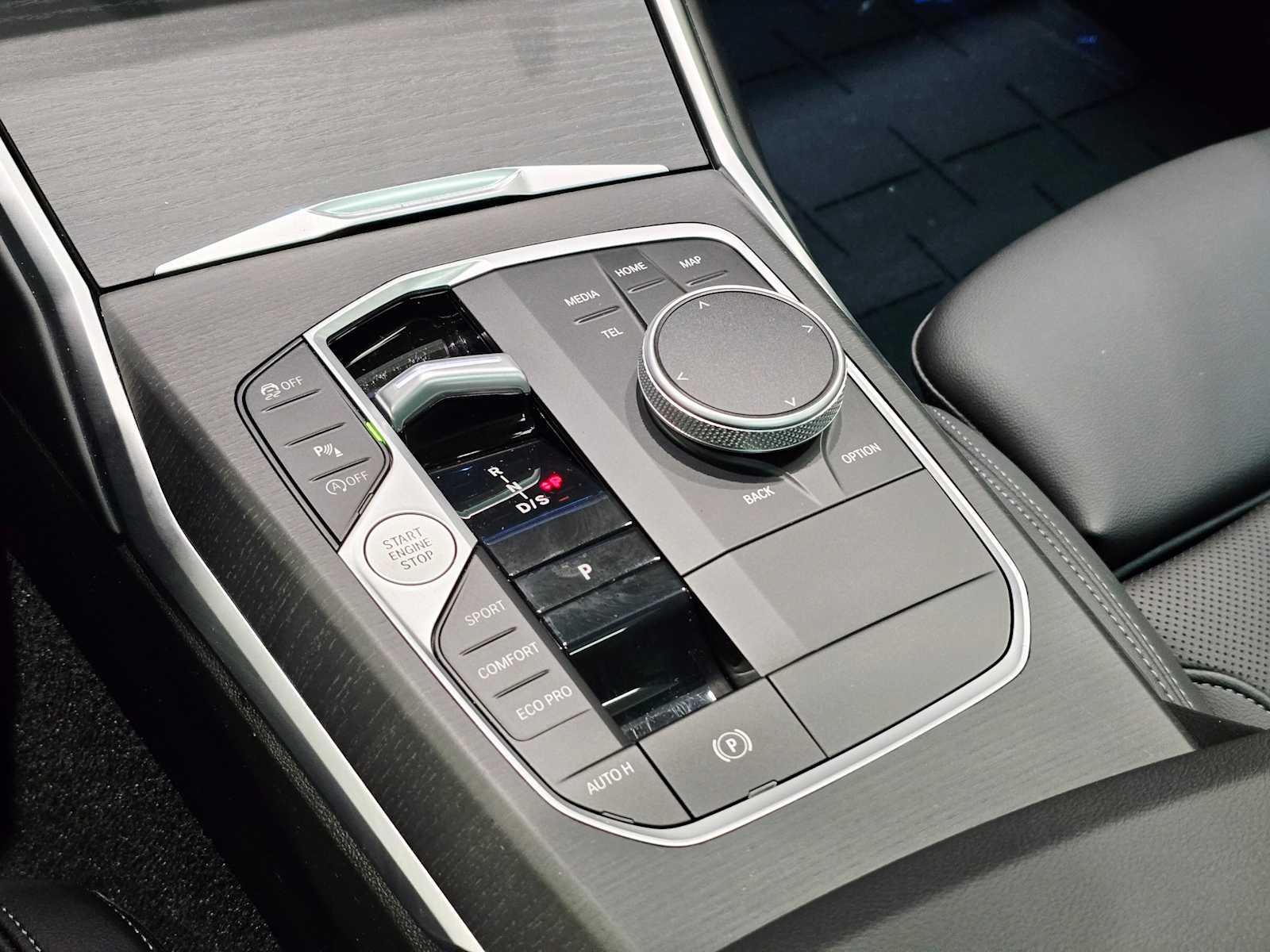 Thumbnail: 2025 BMW 3 Series - 16