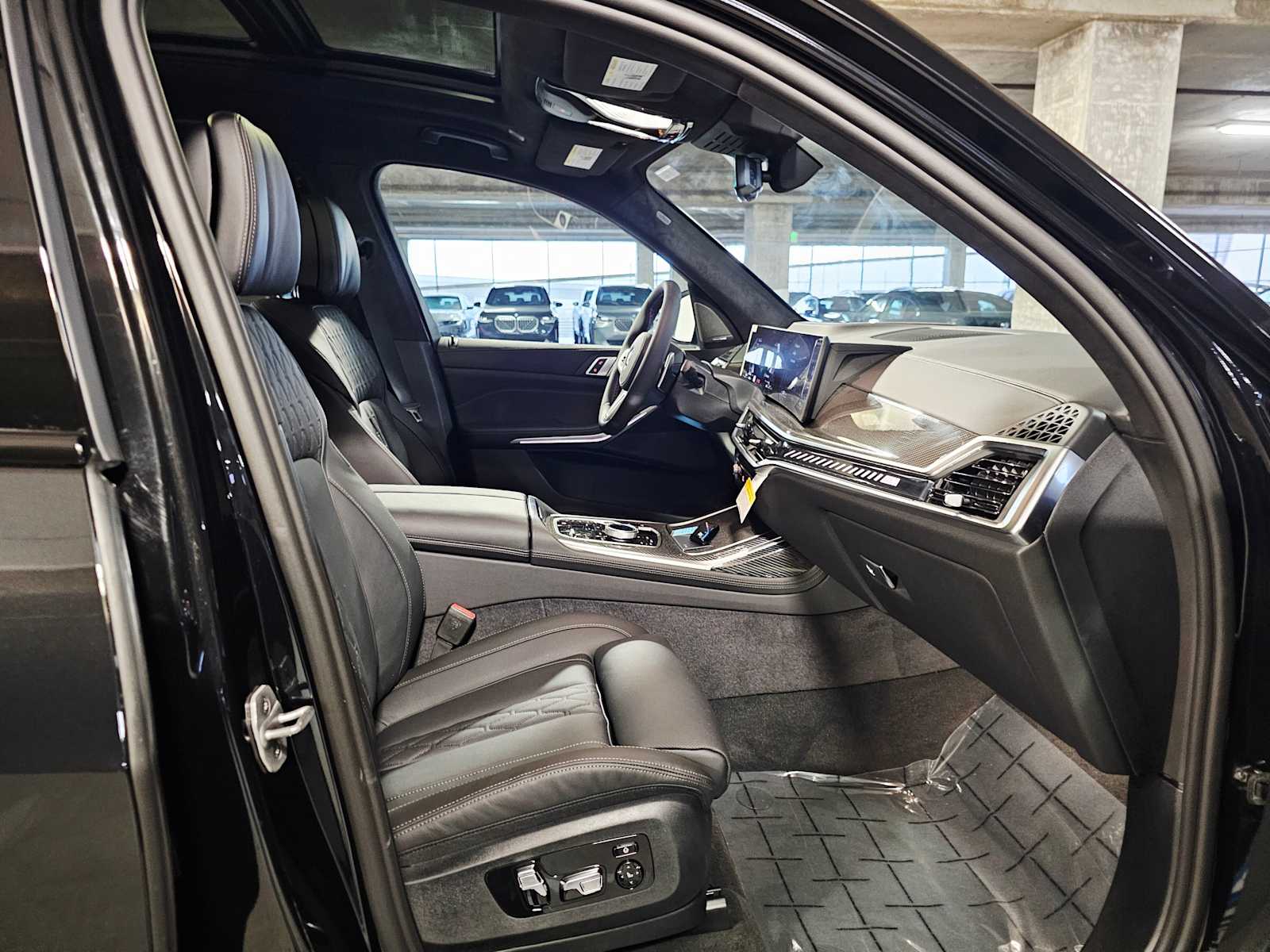 Thumbnail: 2026 BMW X7 - 28