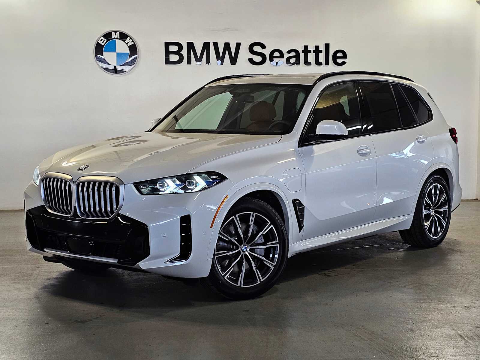 Thumbnail: 2026 BMW X5 - 1