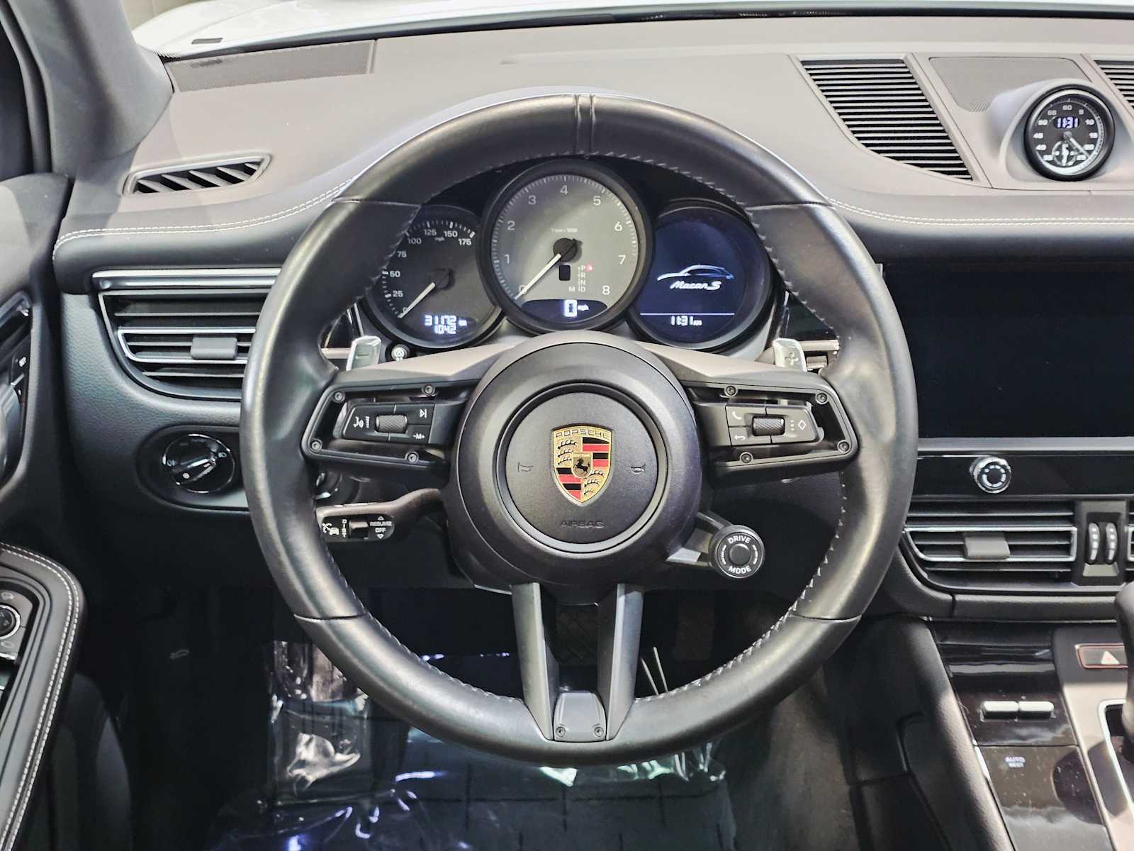 Thumbnail: 2024 Porsche Macan - 11