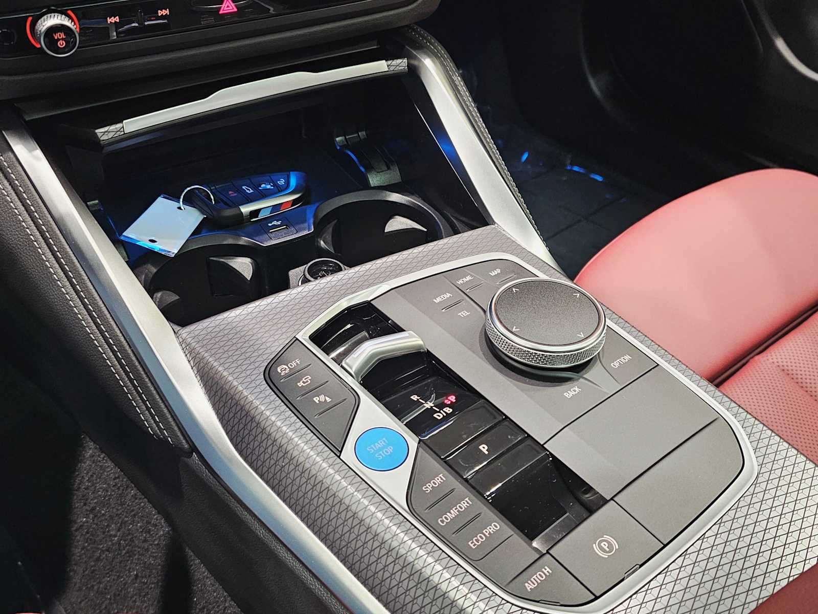 Thumbnail: 2025 BMW i4 - 17